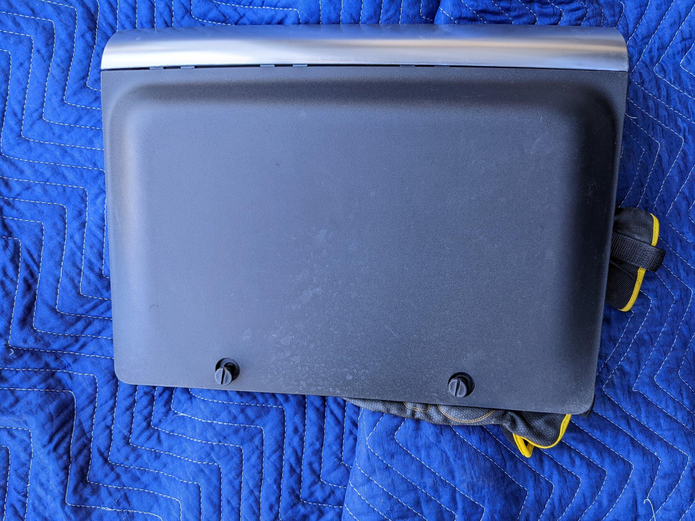 Rivian R1T R1S 1up rack fitment on bed crossbars PXL_20220408_223330313.MP