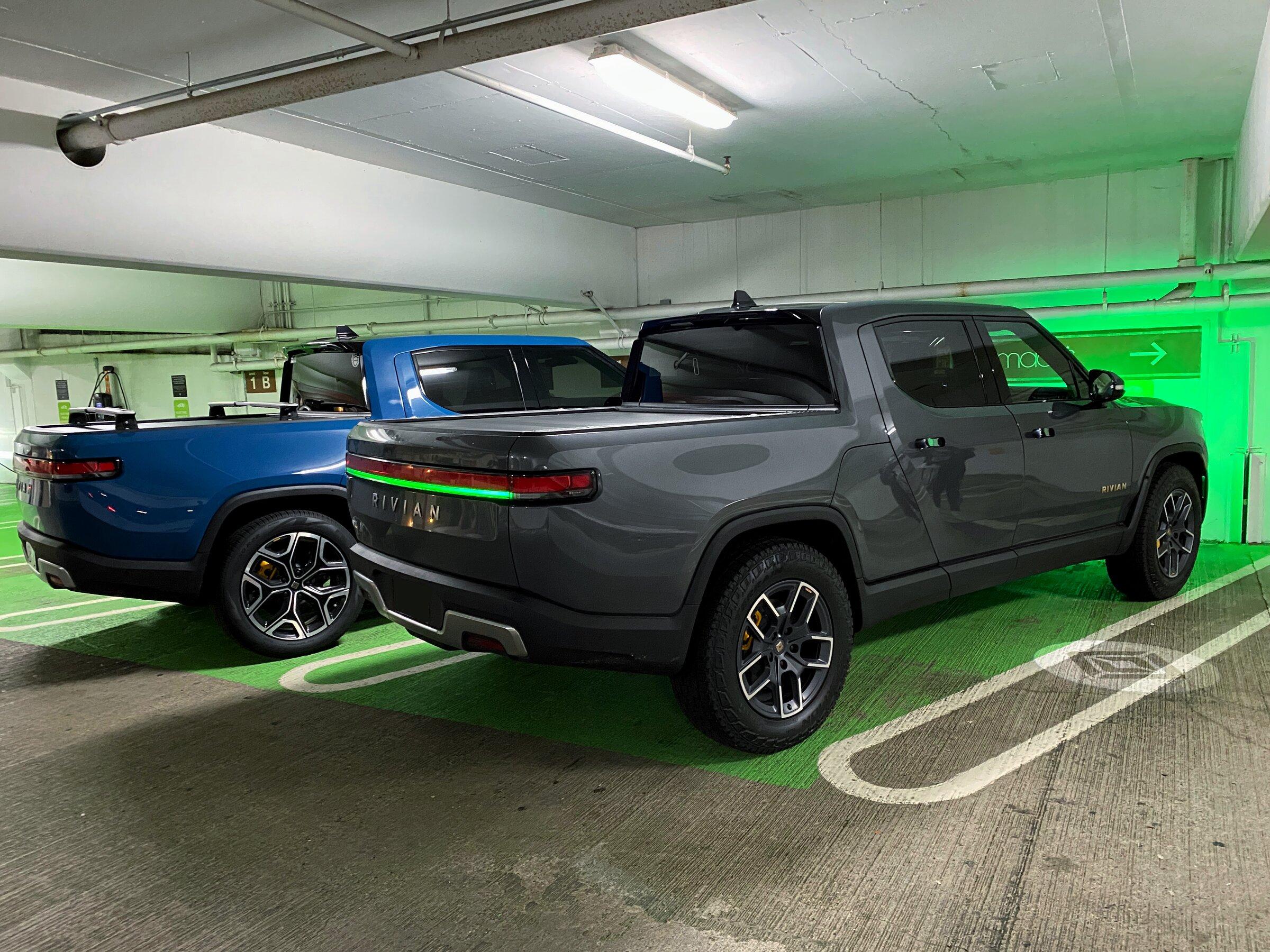 Rivian R1T R1S Anyone from this forum at Bellevue Square tonight? 3E97BB91-DDB6-4BF0-9339-7DAF1F484721