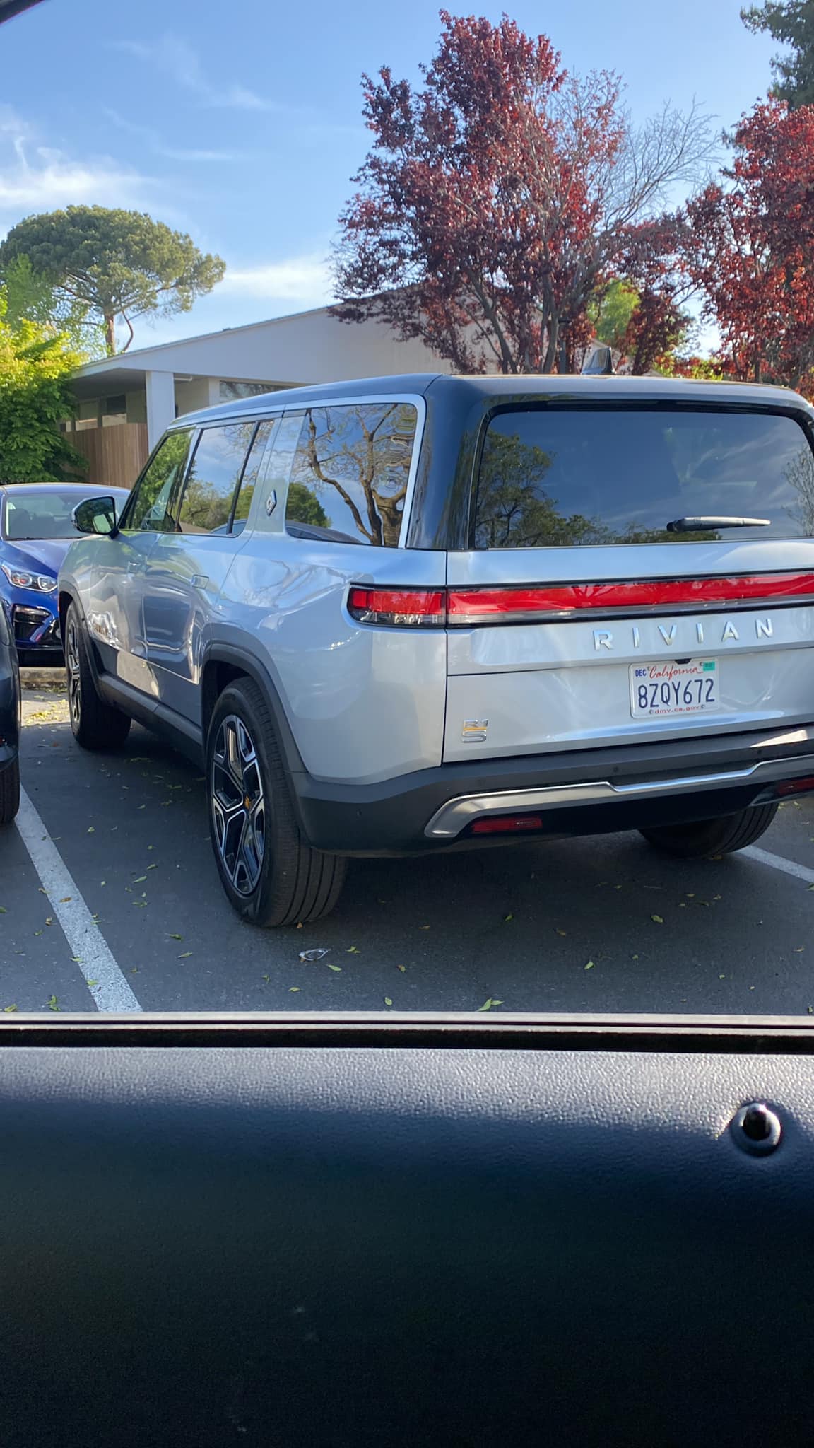 Rivian R1T R1S LA SILVER Rivian Photos Rivian R1S LA SILVER 2