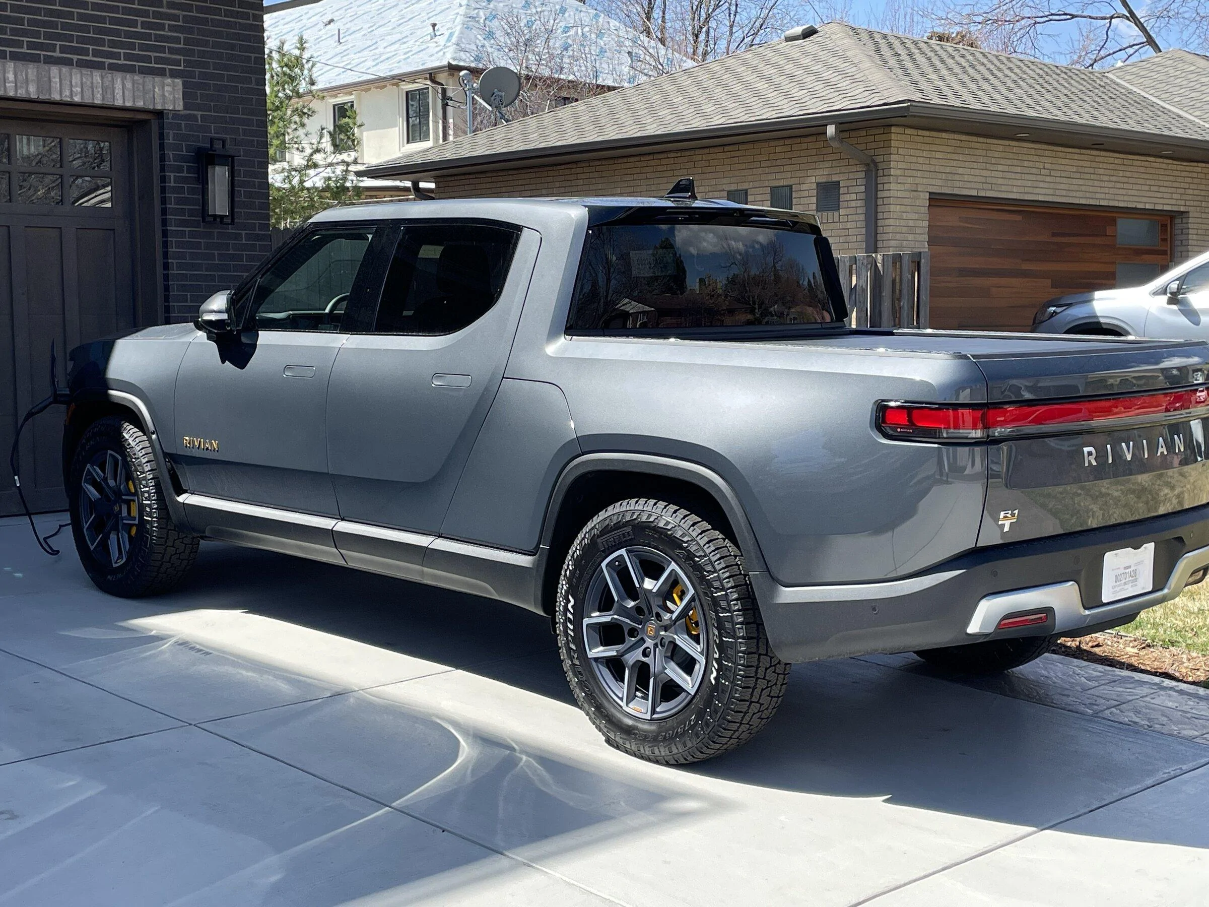 Rivian R1T R1S El CAP GRANITE Rivian Photos B377105E-098B-4ECC-B717-35A51330331D