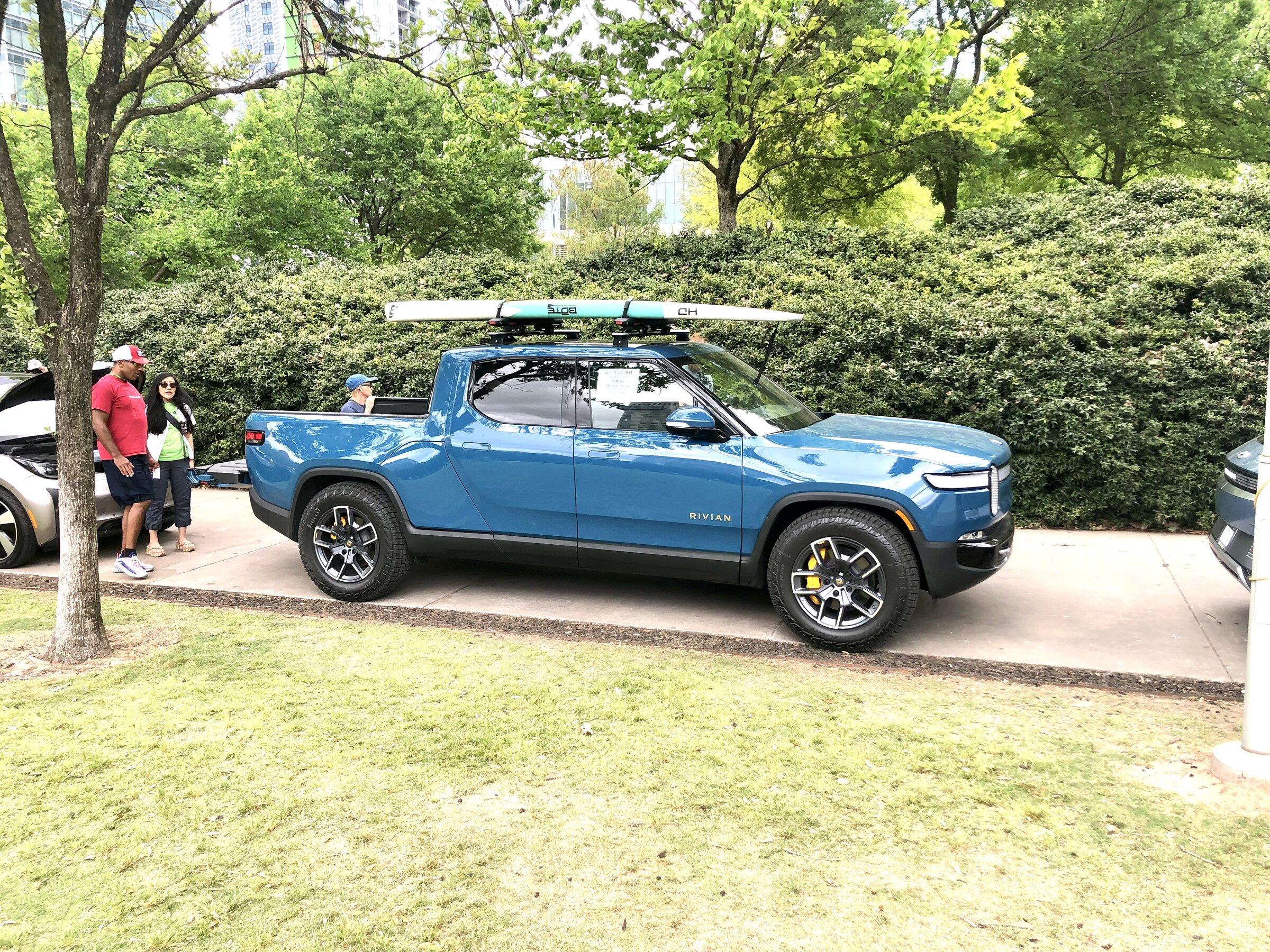 Rivian R1T R1S Rivian in Texas 751B0811-BC4D-42E7-AF16-C70170C3FA7A