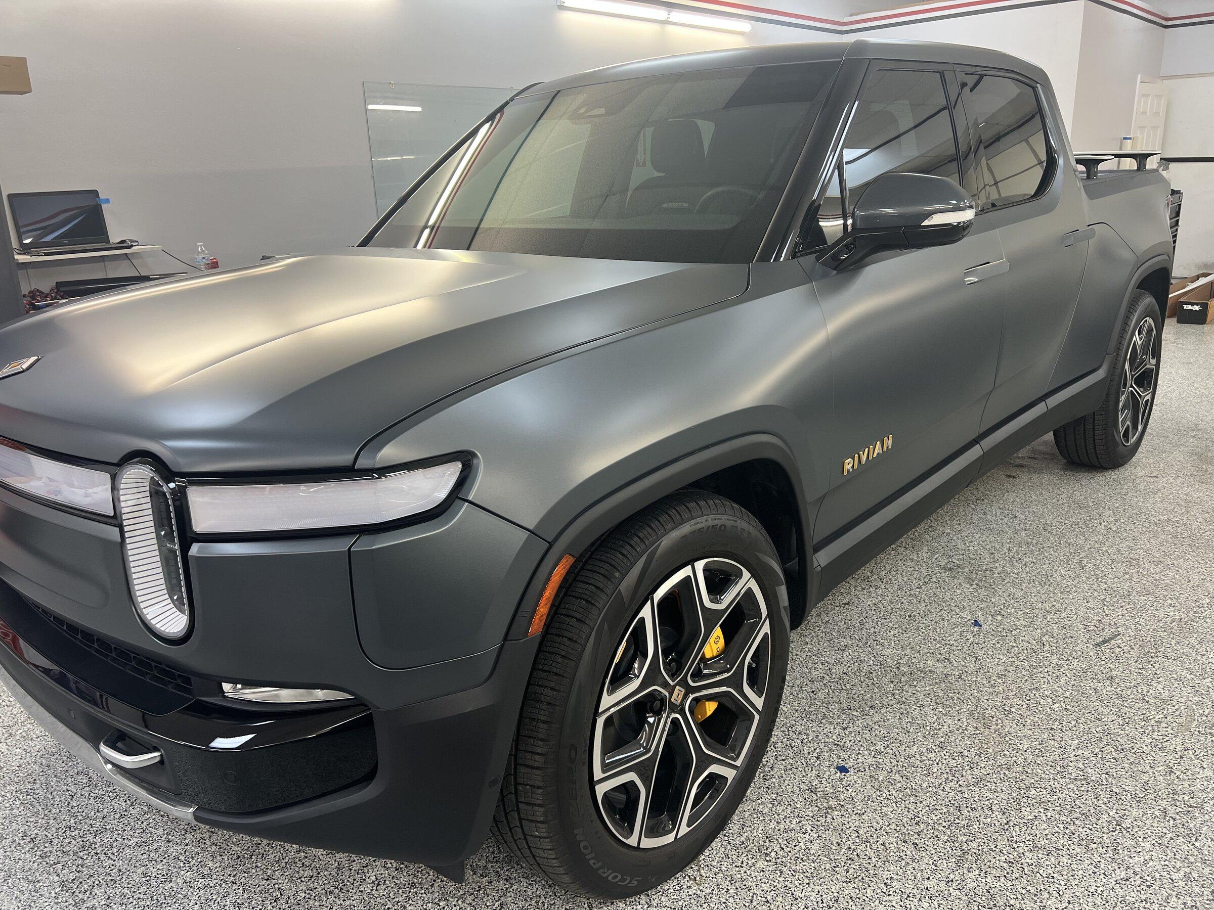 Rivian R1T R1S El CAP GRANITE Rivian Photos 9C825526-A8FD-436F-842C-FA4FC16784C1