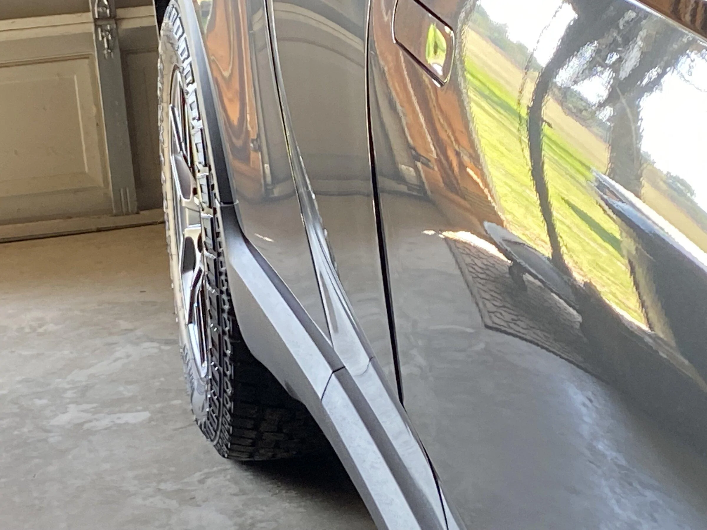 Rivian R1T R1S one door is pretty horribly formed among other issues (still love the truck overall, though) Ga