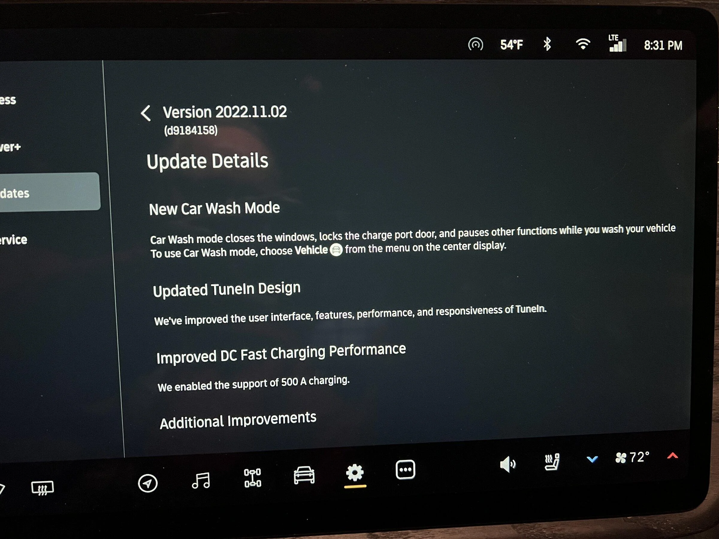 Rivian R1T R1S 2022.11.2 OTA Software Update! 20220412_003155885_iOS