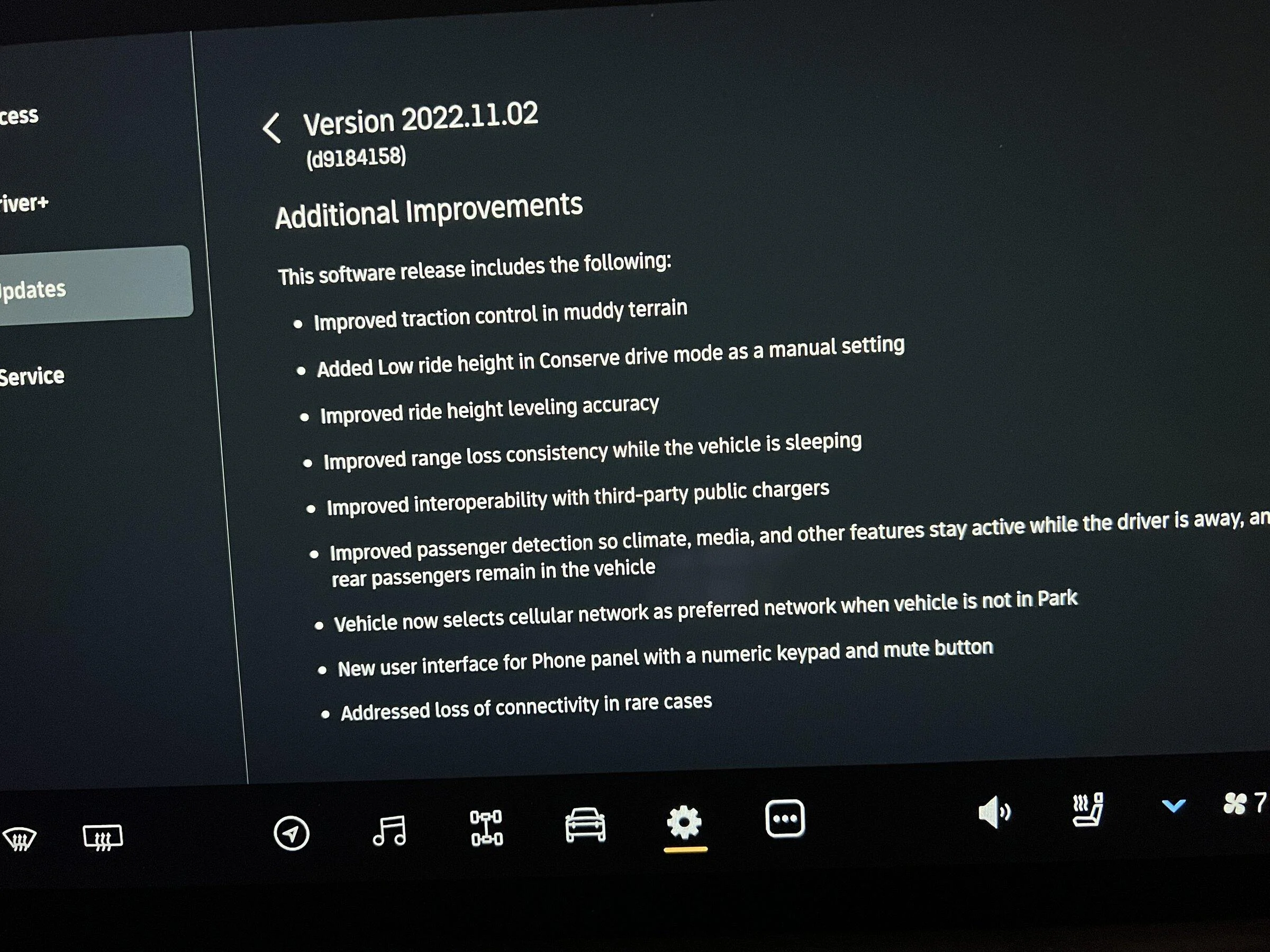 Rivian R1T R1S 2022.11.2 OTA Software Update! 20220412_003211619_iOS