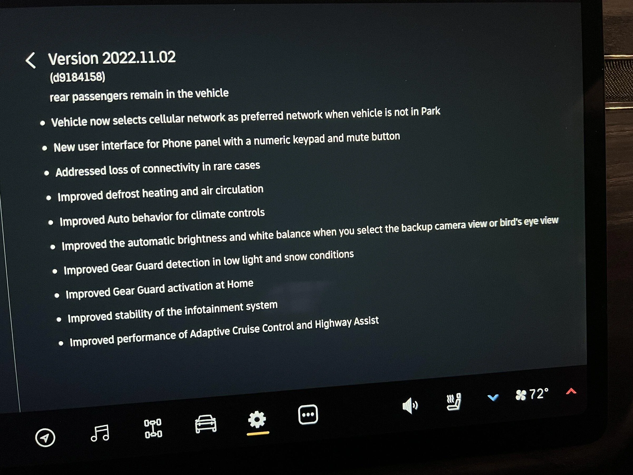 Rivian R1T R1S 2022.11.2 OTA Software Update! 20220412_003224835_iOS
