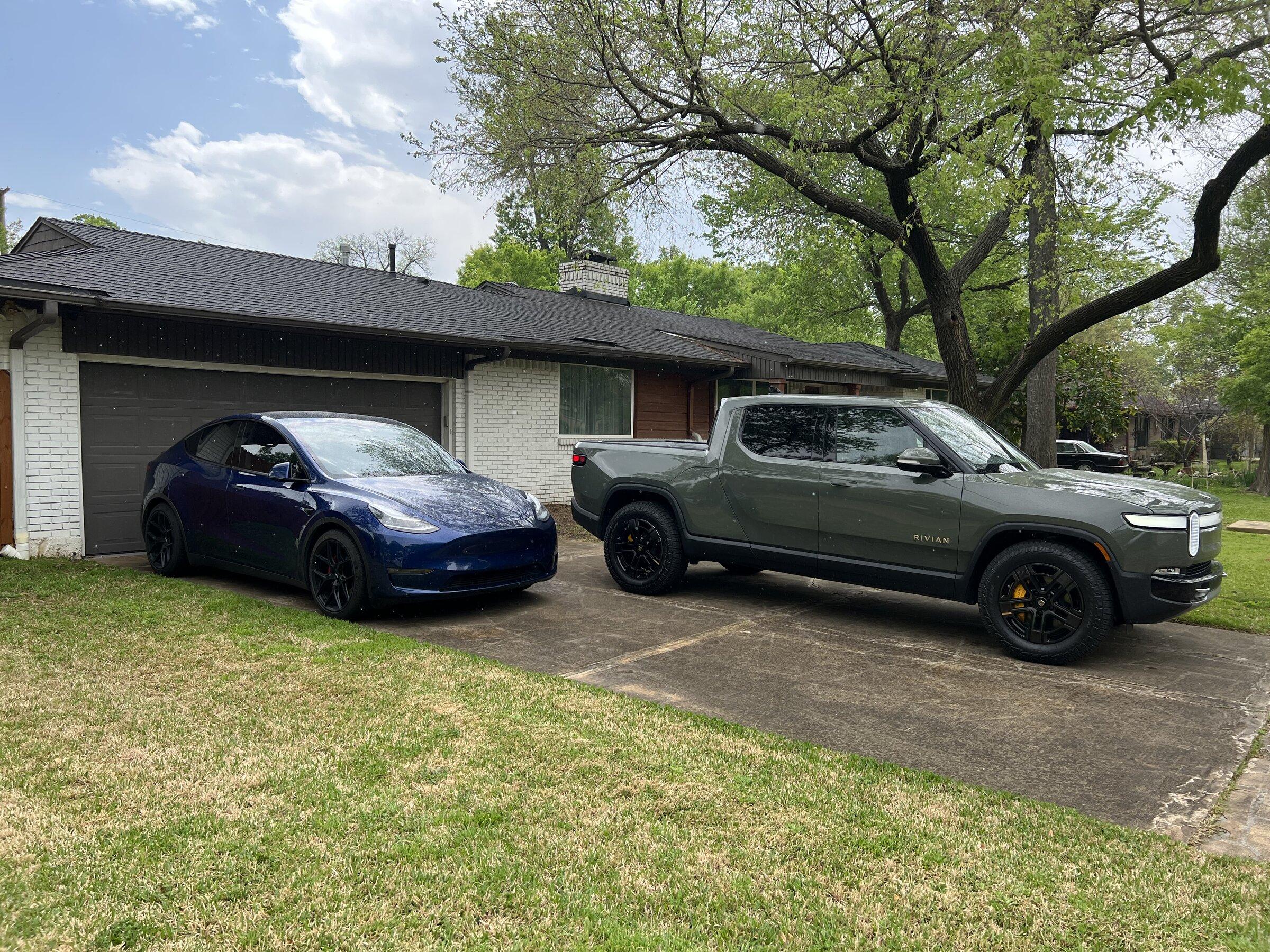 Rivian R1T R1S Dallas First Mile Test Drives Now Booking Appointments B14DCF98-58BF-44F0-B9CB-A3A6C330EEA9