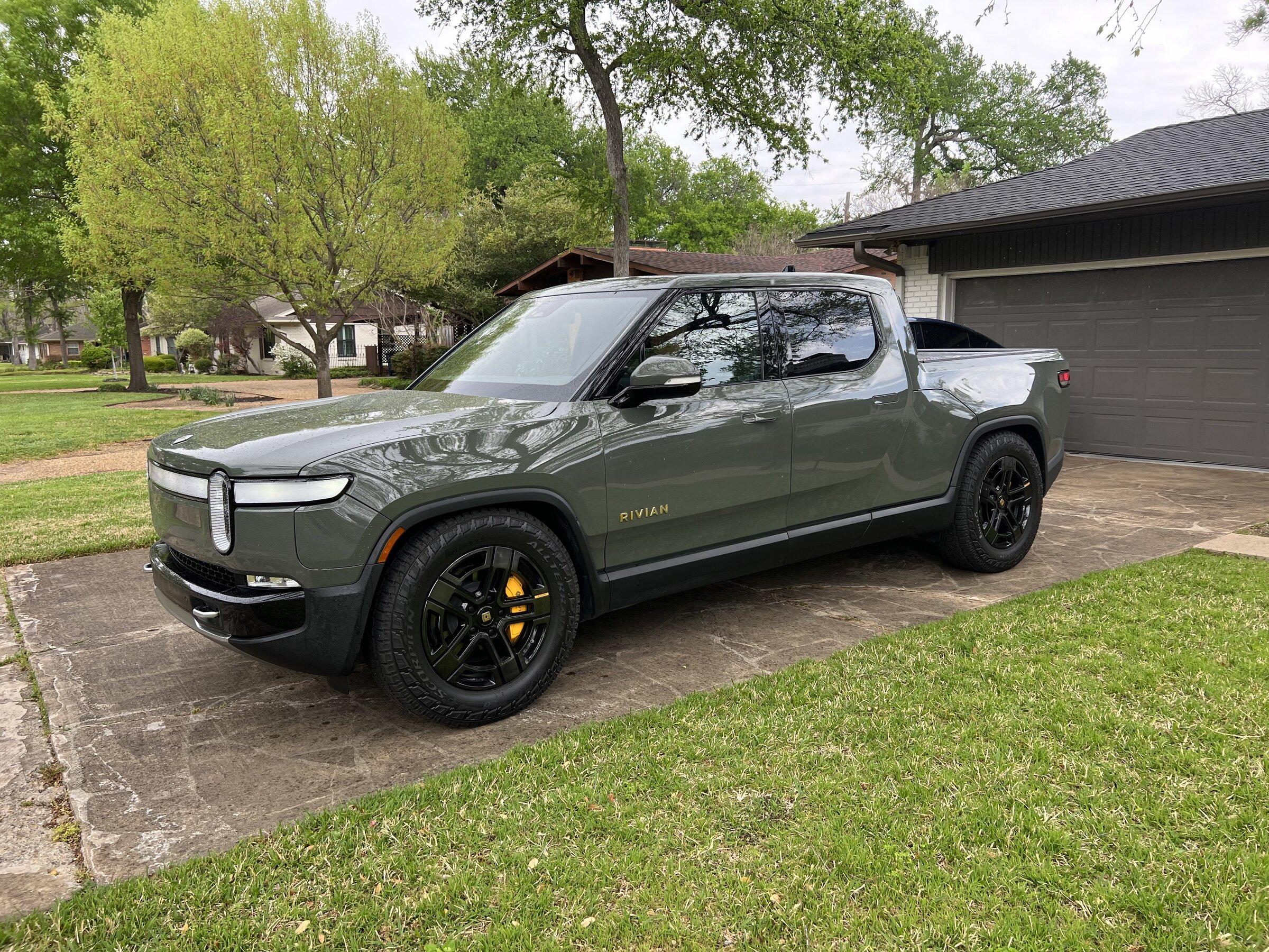 Rivian R1T R1S Dallas First Mile Test Drives Now Booking Appointments 97E5145F-1F2E-4CFF-A4D6-642E004F4421