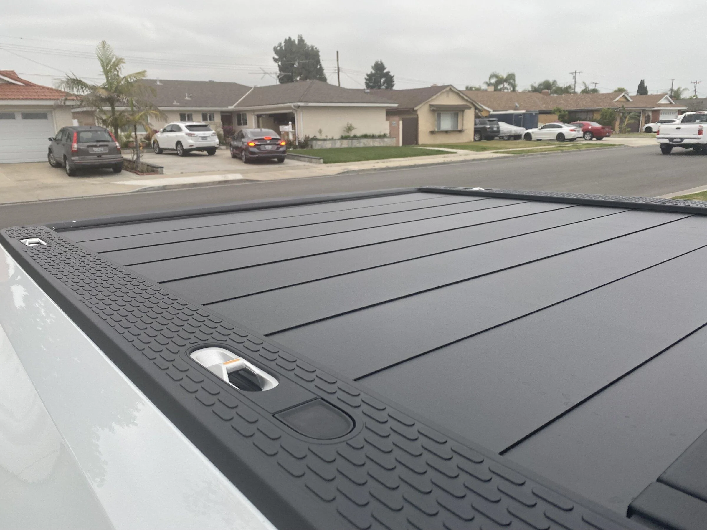 Rivian R1T R1S PSA: Power Tonneau Care & Operating Bed cover stacked