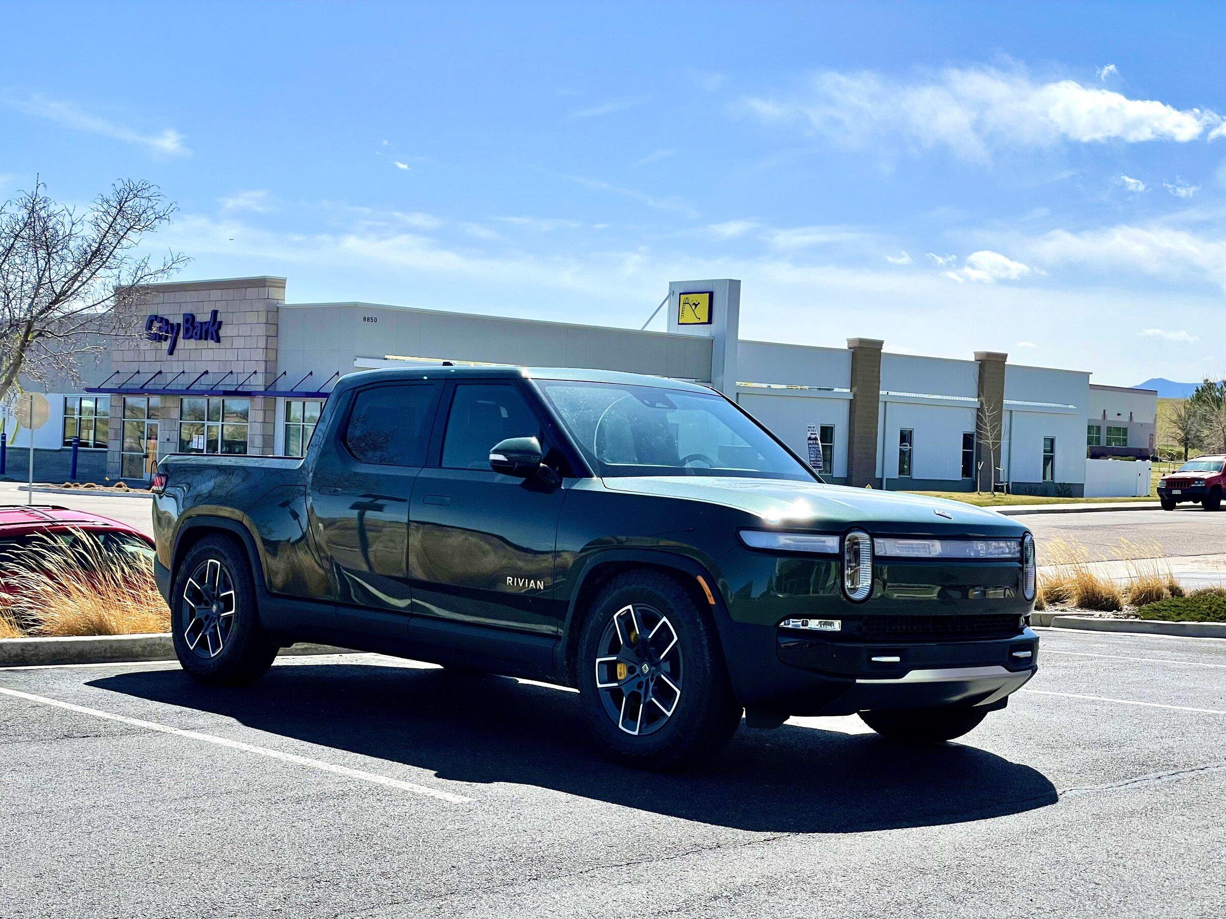 Rivian R1T R1S FOREST GREEN R1T Photos 1649806164663