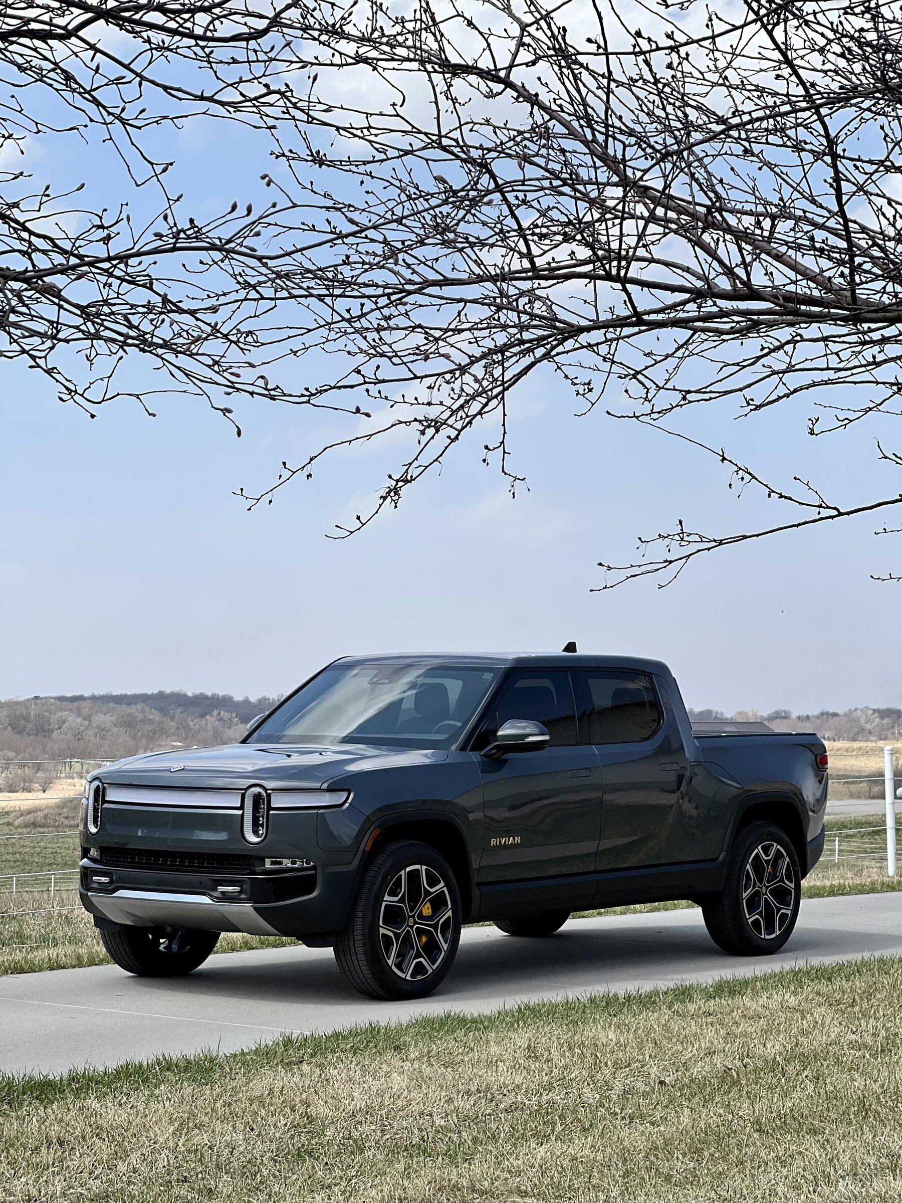 Rivian R1T R1S El CAP GRANITE Rivian Photos E21D40BD-487C-4B2D-9147-CD47FAC49E94