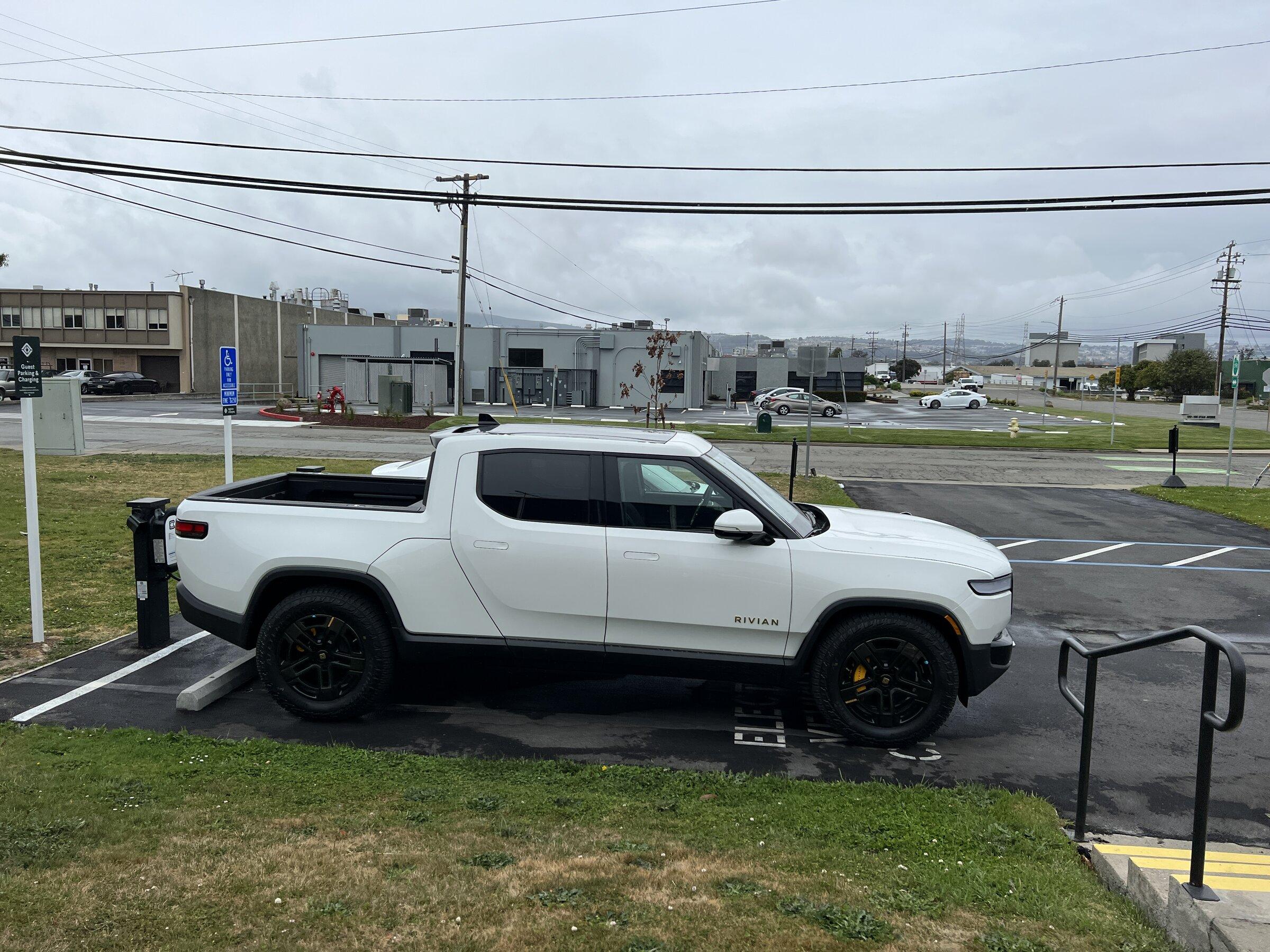 Rivian R1T R1S Rivian Service Centers / Retail Locations List / Other Facilities (Pics & Updates) 9D66192A-4B10-4CE6-AA31-297071D54079