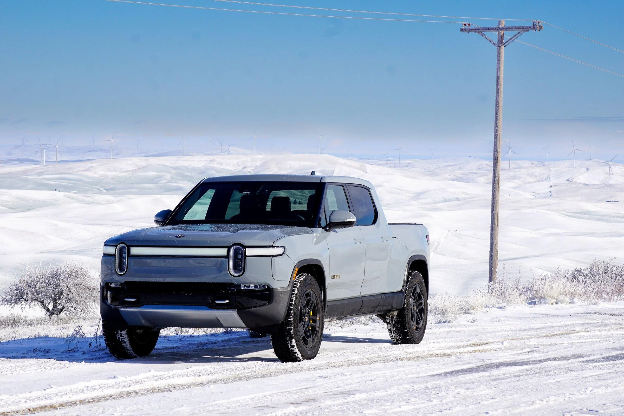 Rivian R1T R1S LIMESTONE R1T Photos 1