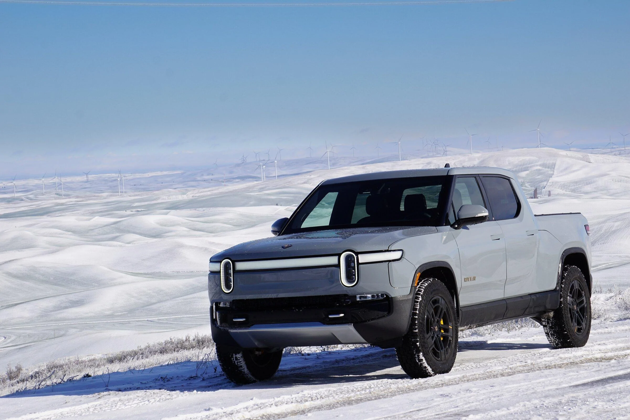 Rivian R1T R1S LIMESTONE R1T Photos 2