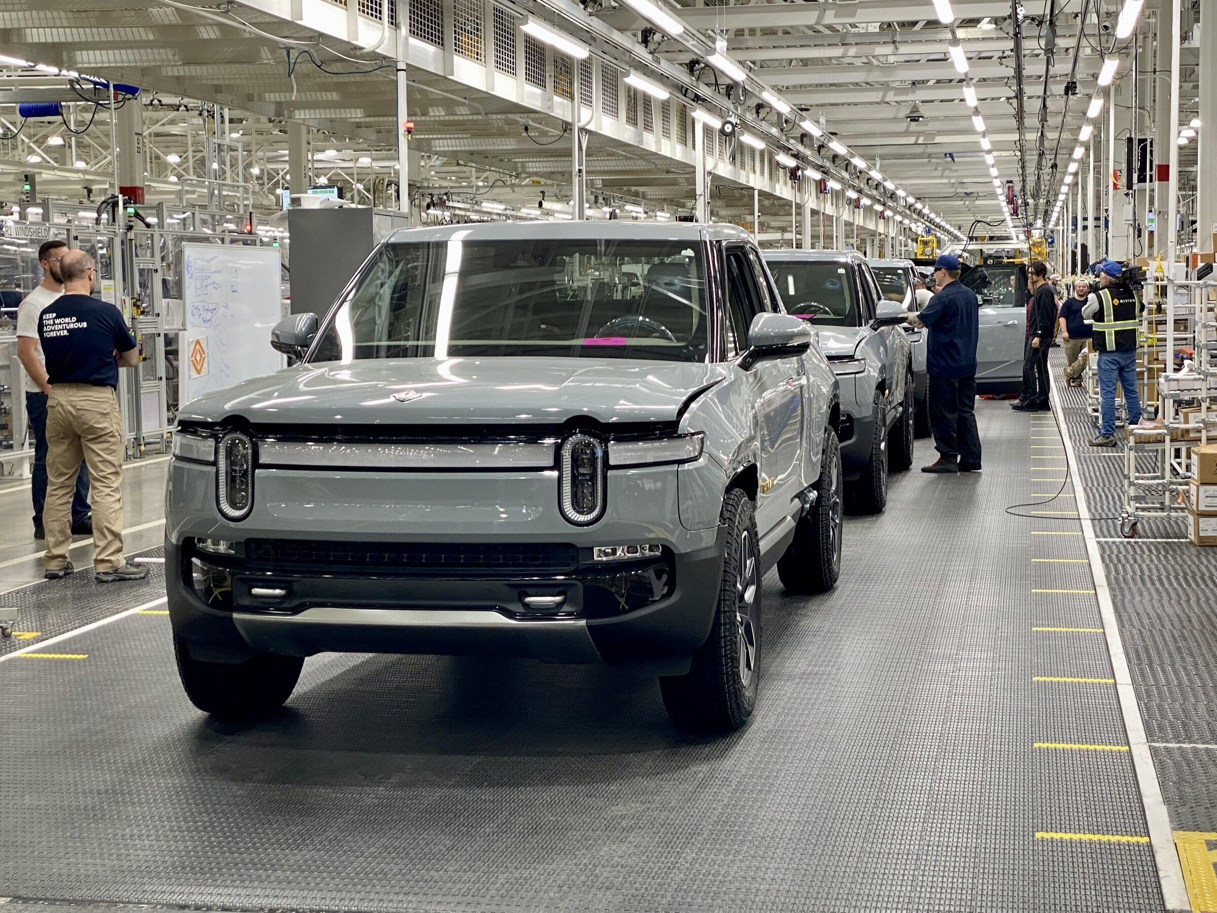 Rivian R1T R1S LIMESTONE R1T Photos 107047511-1650130739462-R1T_7