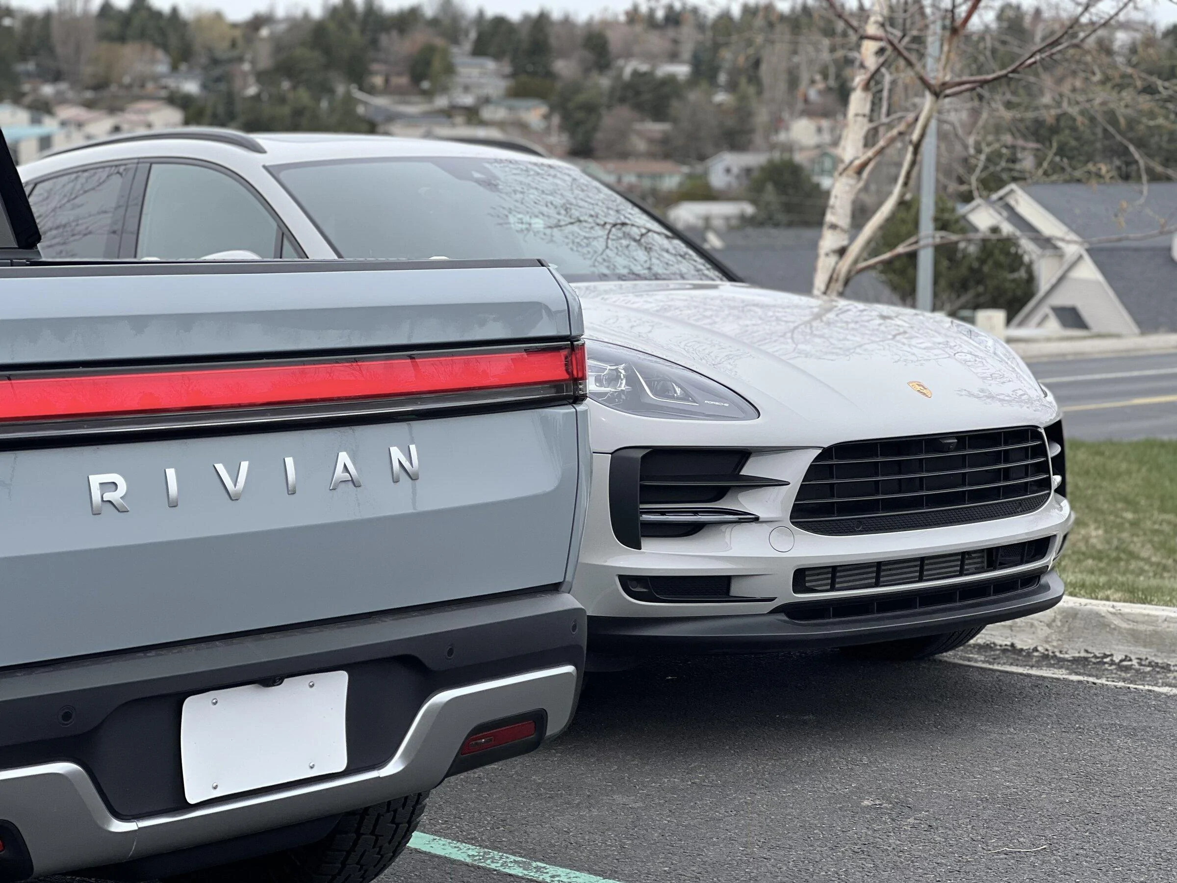 Rivian R1T R1S LIMESTONE R1T Photos 29A9505D-A5B9-4363-B448-32E39E1882A6