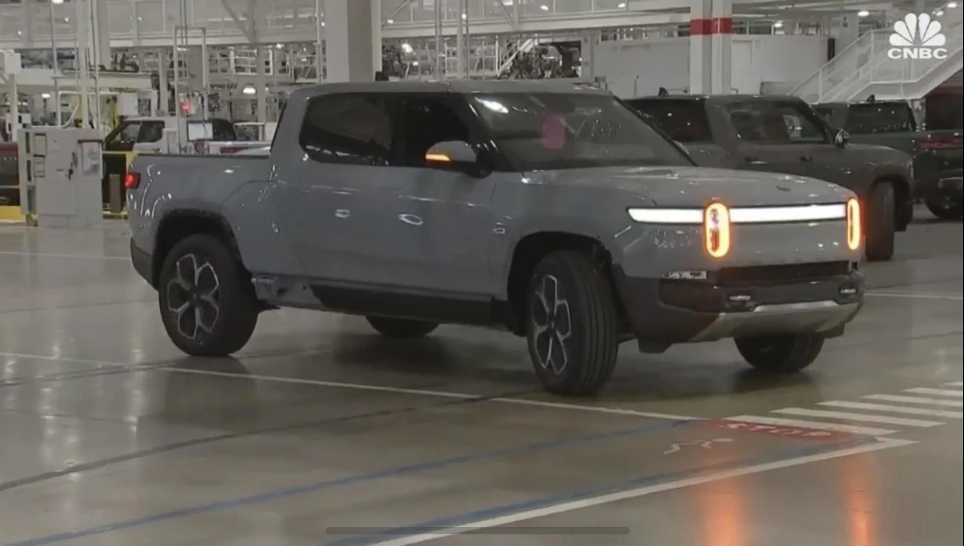 Rivian R1T R1S LIMESTONE R1T Photos F5452D3C-8423-4DE7-AC6C-5C8B6F02E9B1