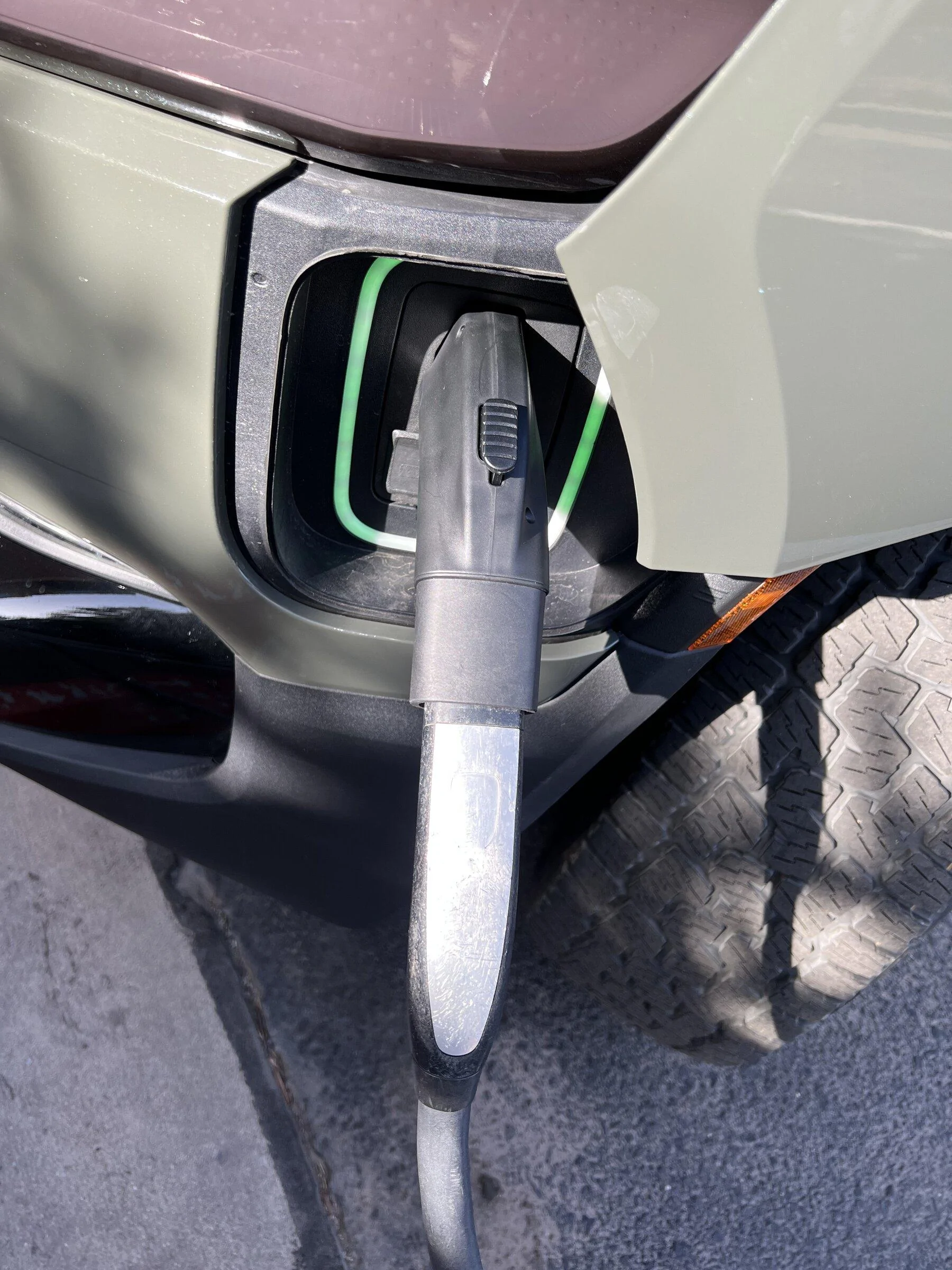 Rivian R1T R1S Charging with Tesla WC gen 3 E5202BC1-4EB6-4AAF-822B-78AFF05F9D18