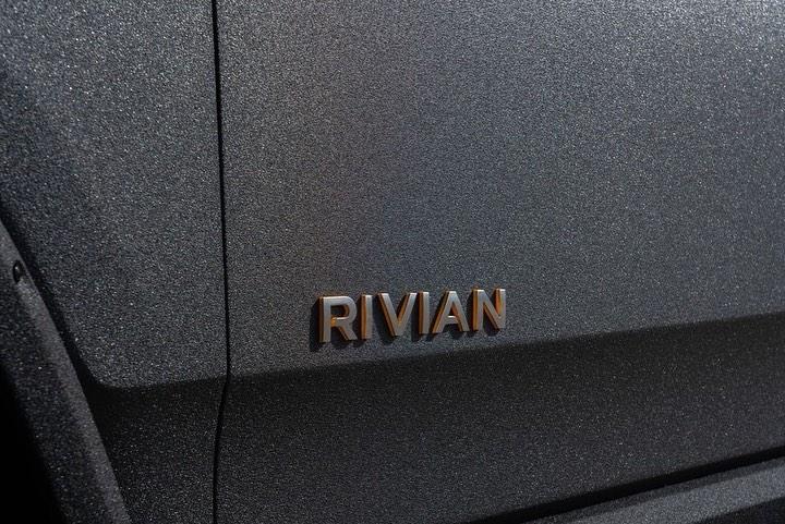 Rivian R1T R1S Raptor bedliner sprayed R1T Raptor bedliner sprayed R1T 8
