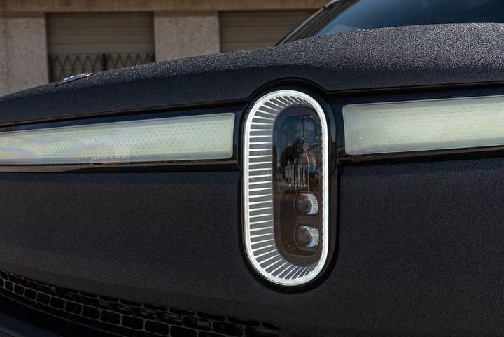 Rivian R1T R1S Raptor bedliner sprayed R1T Raptor bedliner sprayed R1T 7