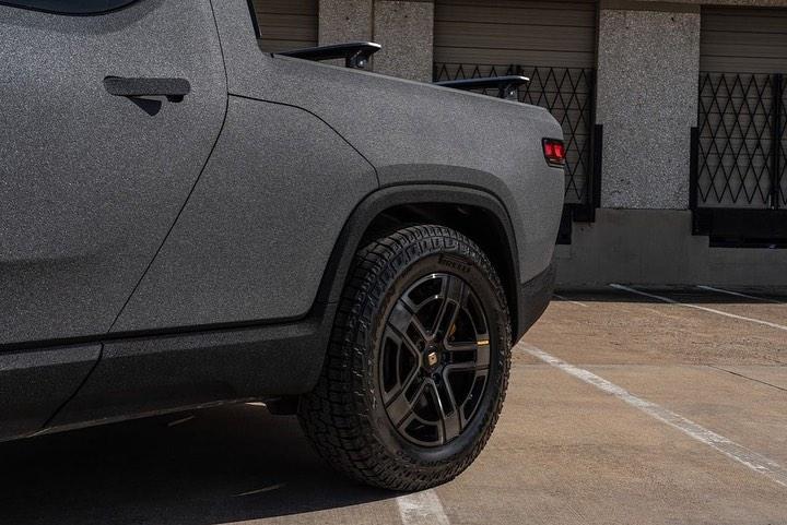 Rivian R1T R1S Raptor bedliner sprayed R1T Raptor bedliner sprayed R1T 5