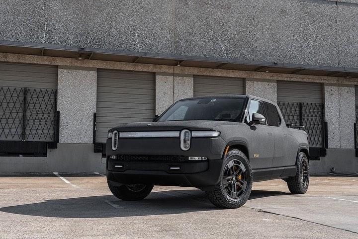 Rivian R1T R1S Raptor bedliner sprayed R1T Raptor bedliner sprayed R1T 6