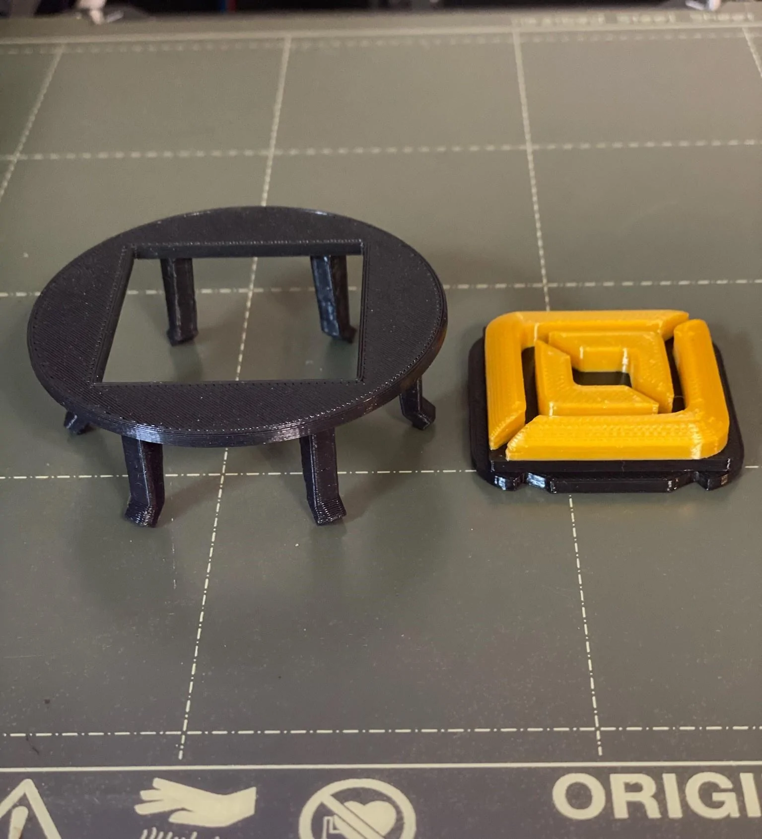 Rivian R1T R1S Removing 21" wheel aero covers + 3d printed hub cap = clean, easy Hubcap 2 piec