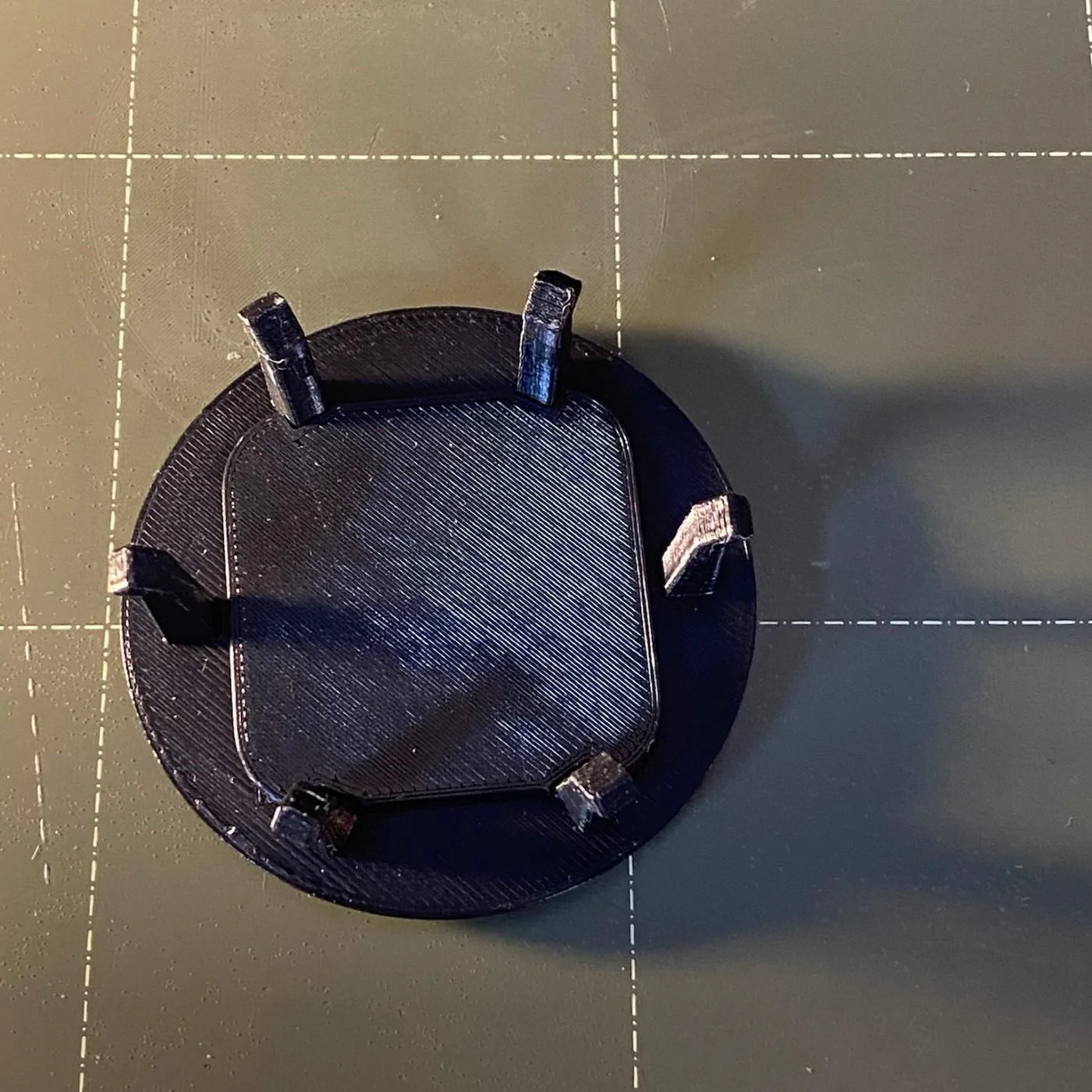 Rivian R1T R1S Removing 21" wheel aero covers + 3d printed hub cap = clean, easy hubcap 2 piece back