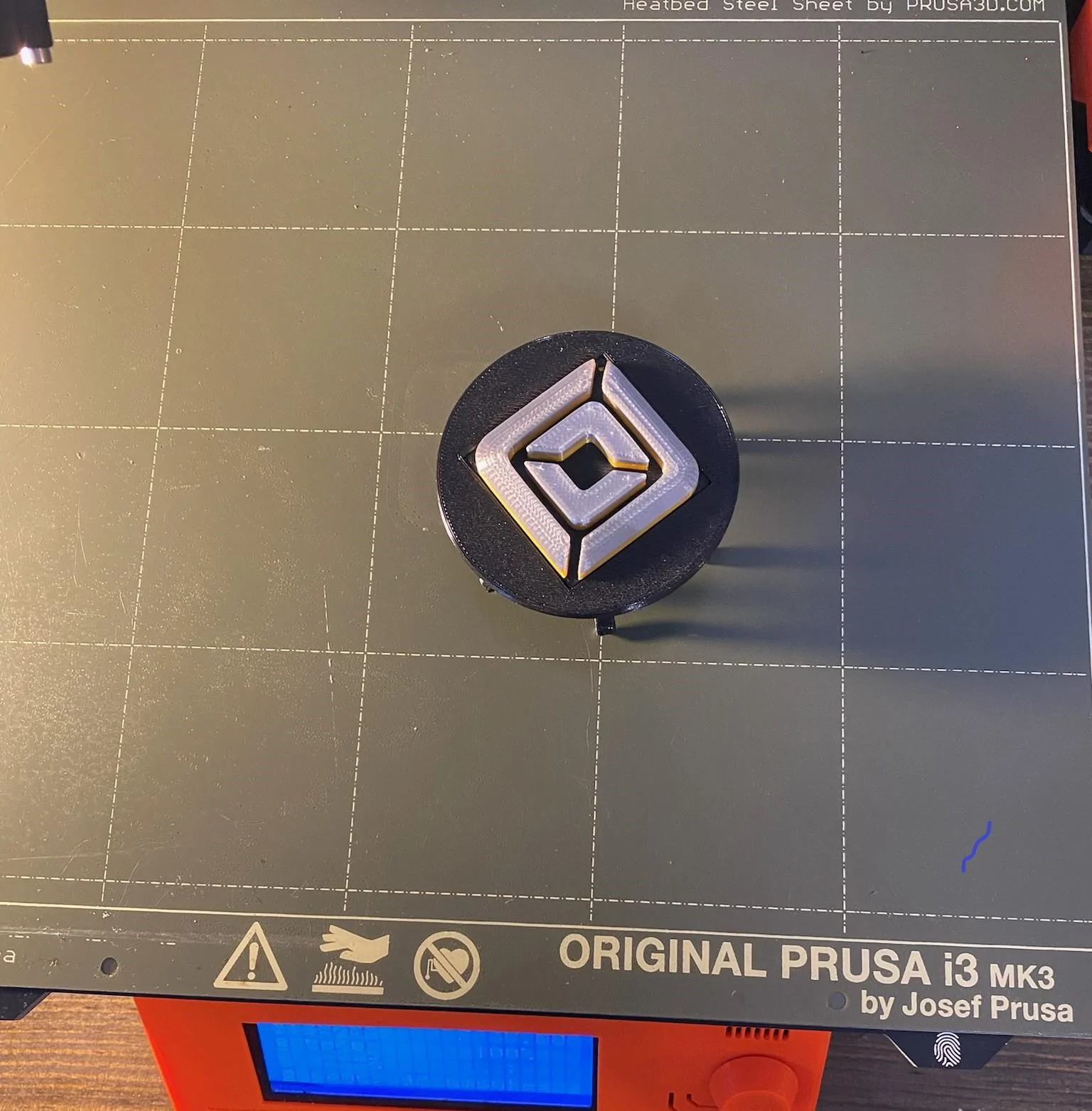 Rivian R1T R1S Removing 21" wheel aero covers + 3d printed hub cap = clean, easy silver compass hu
