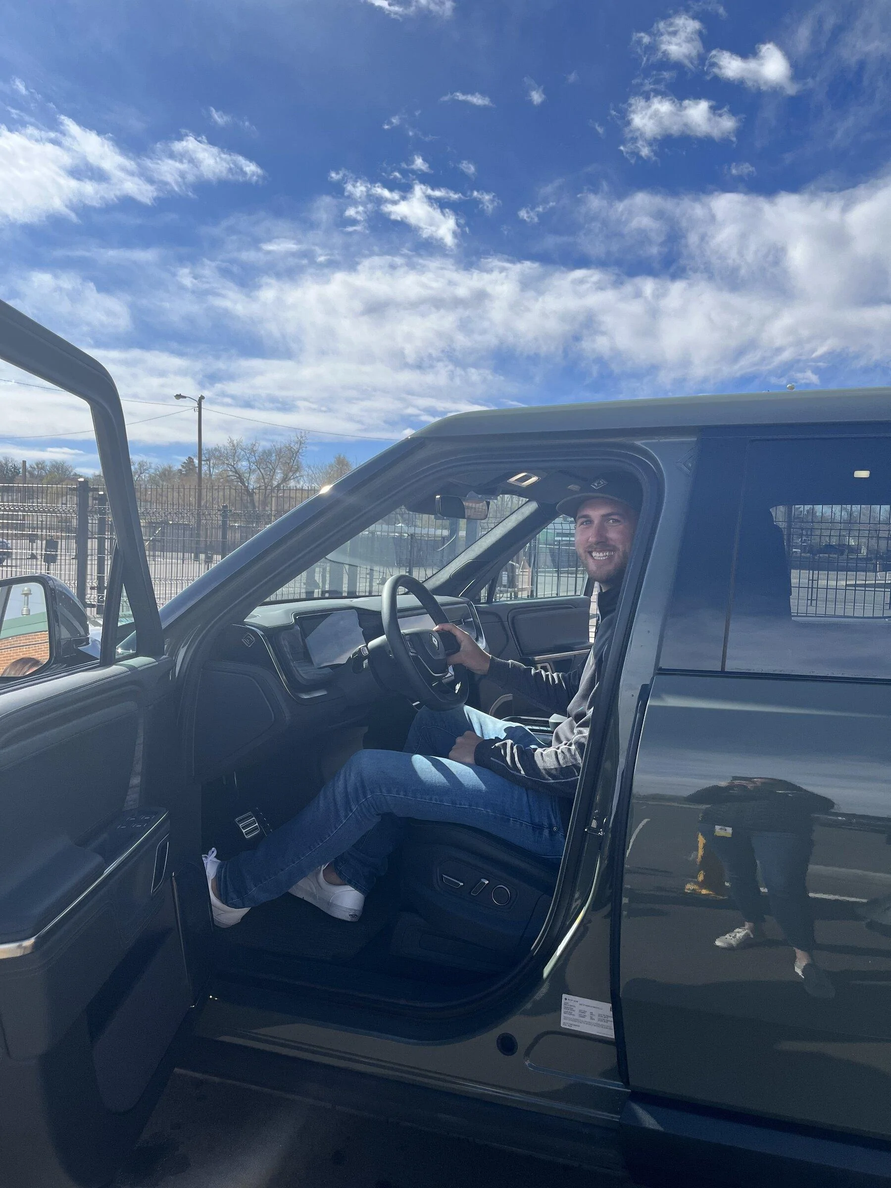 Rivian R1T R1S Another update from Denver Rivian Center FD7F20A6-0AE0-437B-945E-964C263C6BED