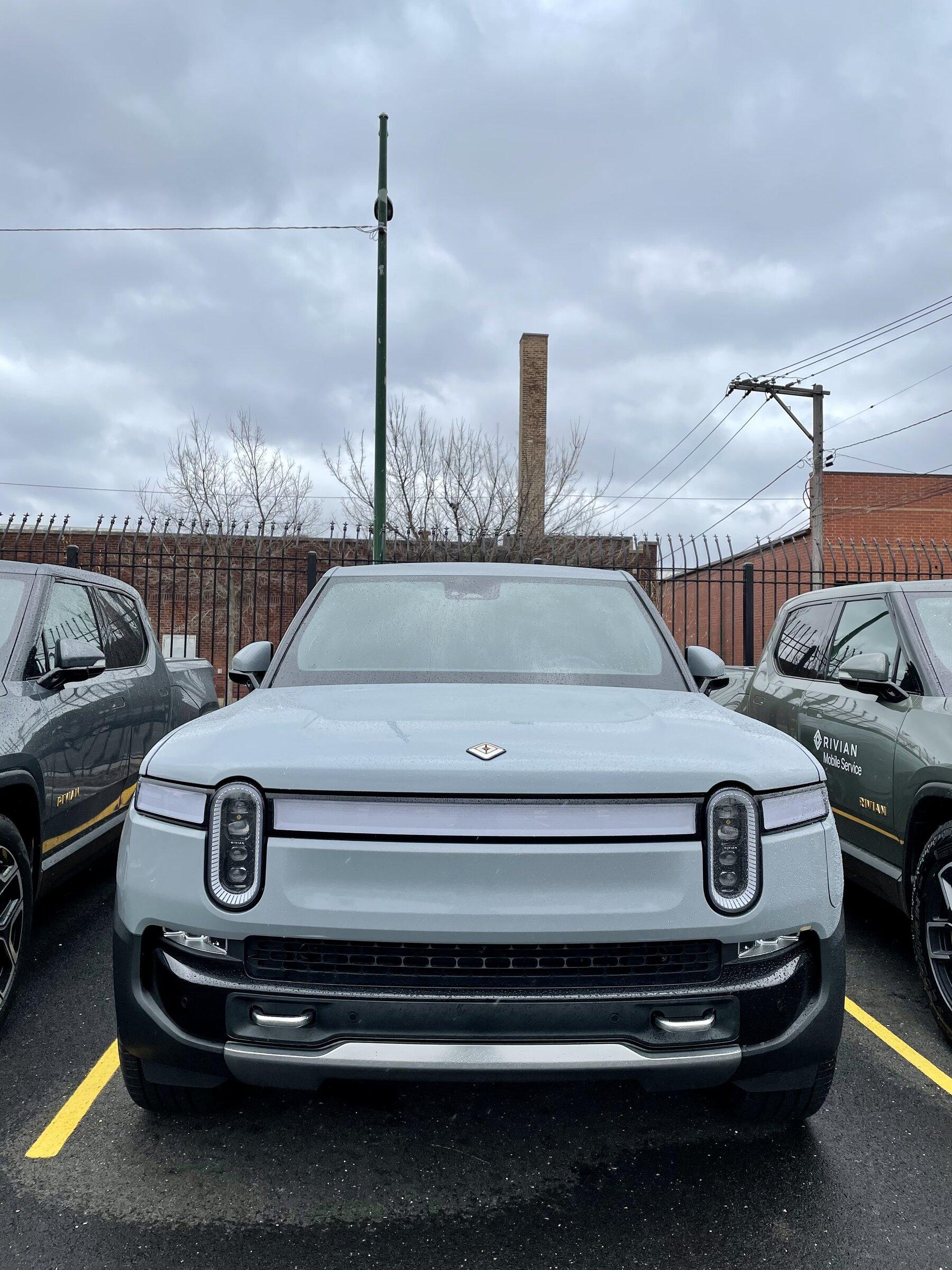 Rivian R1T R1S Chicago Rivian Sales Location Under Construction F8E9AB08-1DFD-4E95-9FB9-D5A72064A54F