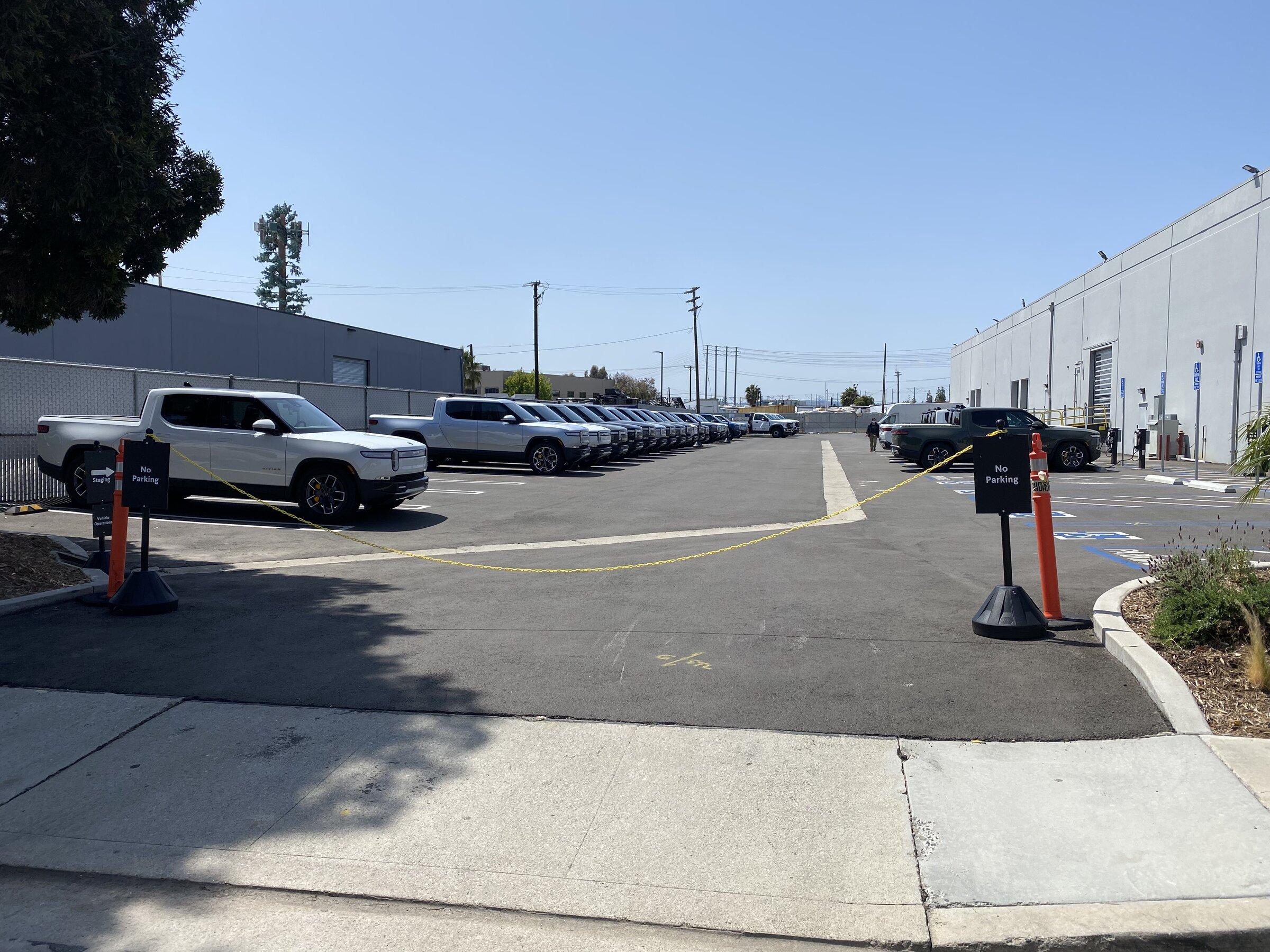 Rivian R1T R1S Photos: R1Ts at the El Segundo distribution center A4AE3539-E65A-4E10-880F-04149479C8CB