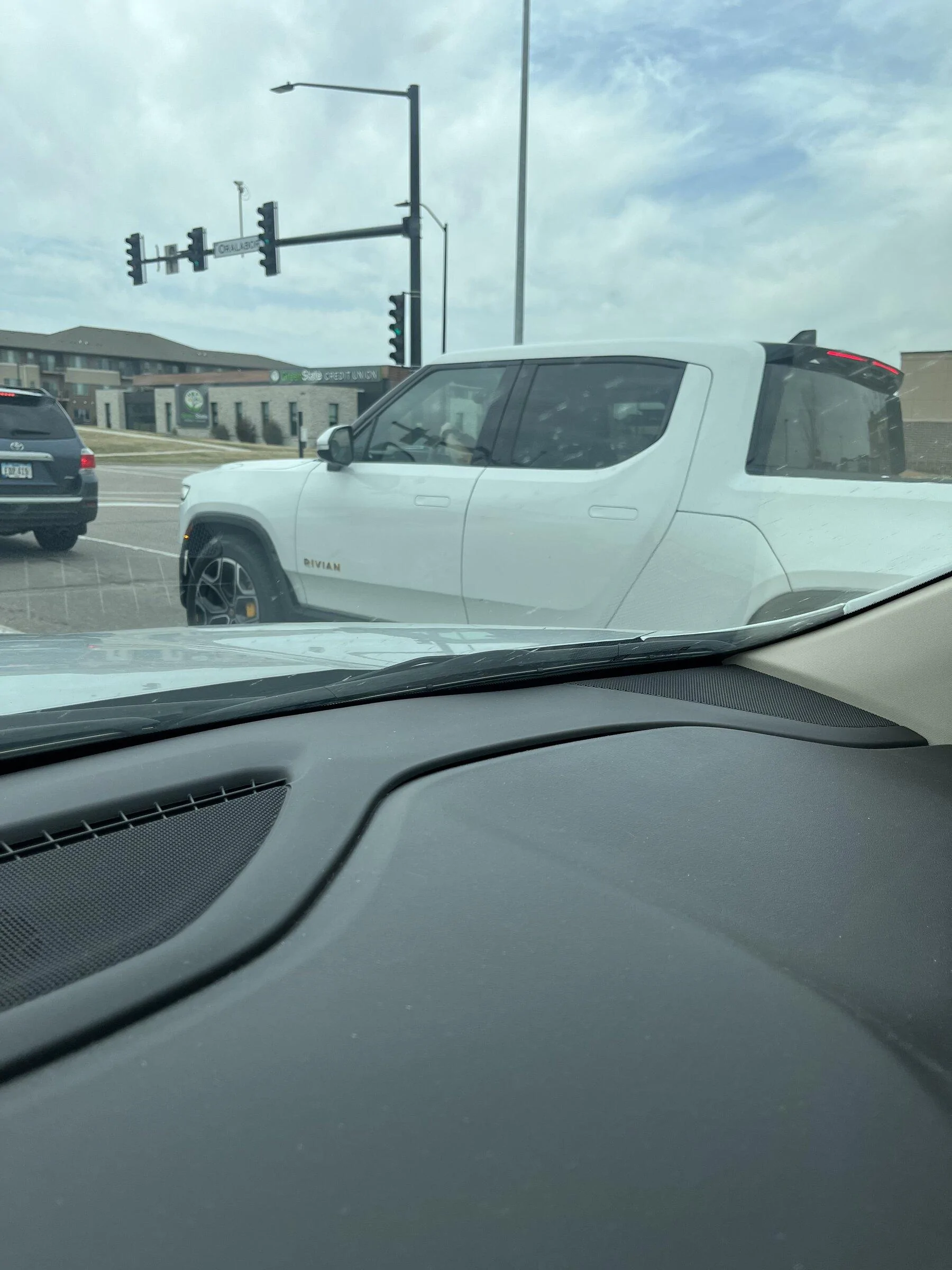 Rivian R1T R1S Iowa anyone? 24AA5206-F6E4-46FD-887F-027432A639B3