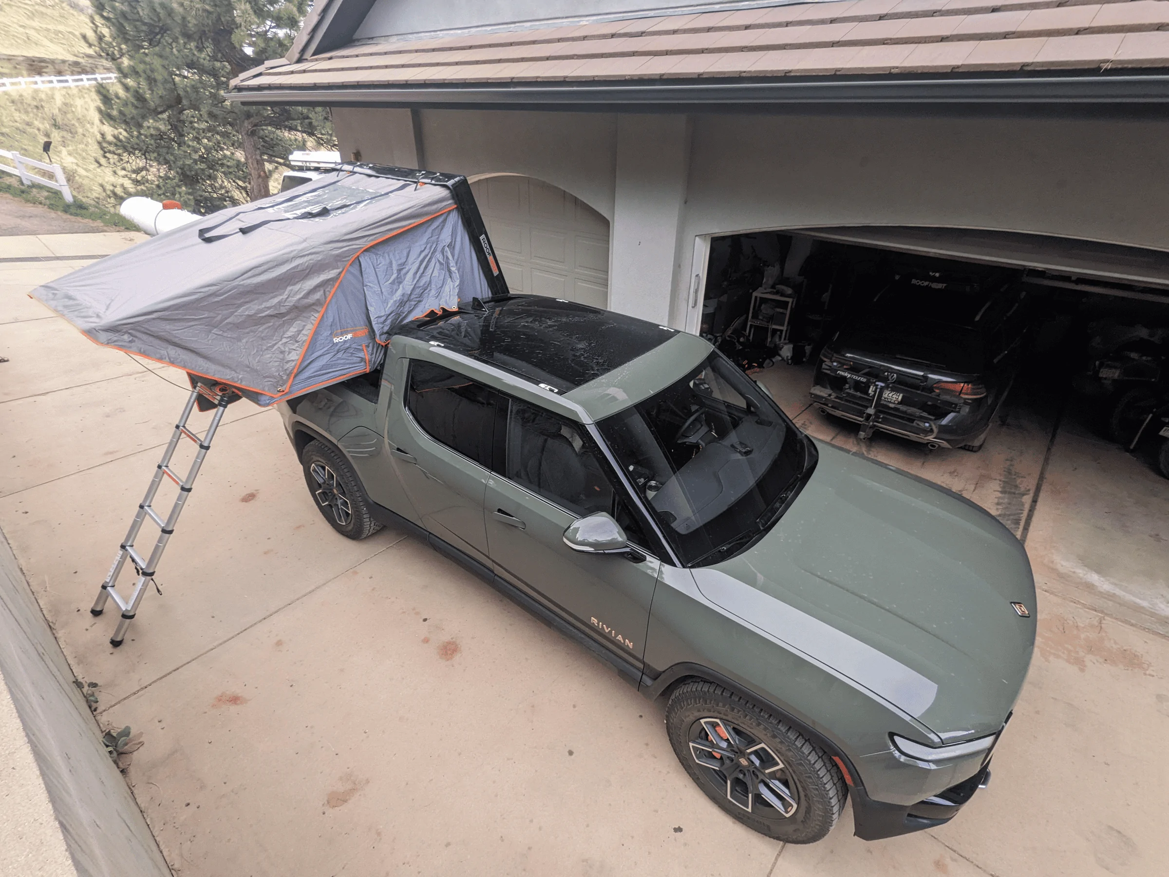 Rivian R1T R1S Roofnest Condor installed on R1T 1651013628020