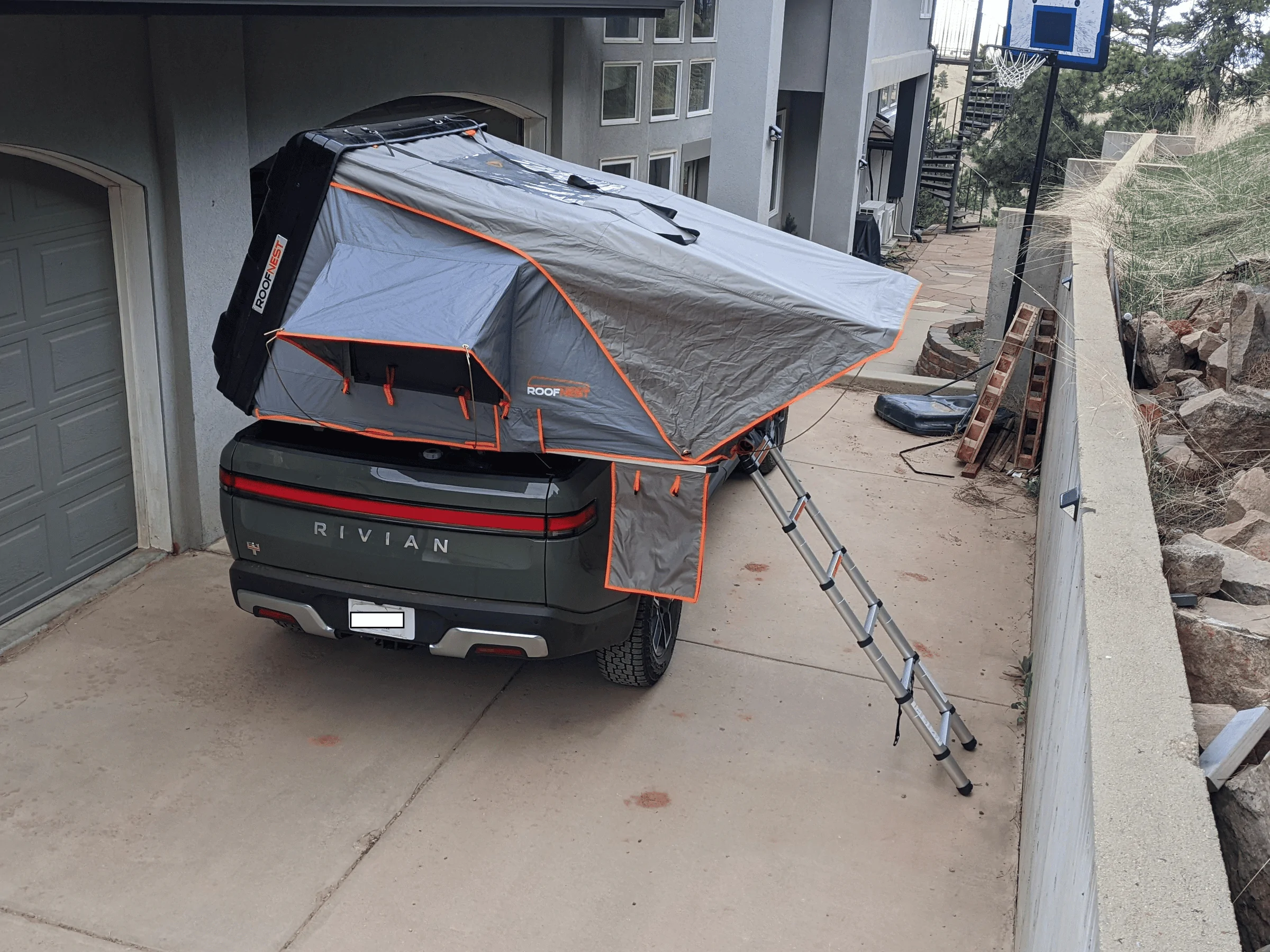 Rivian R1T R1S Roofnest Condor installed on R1T 1651013760904