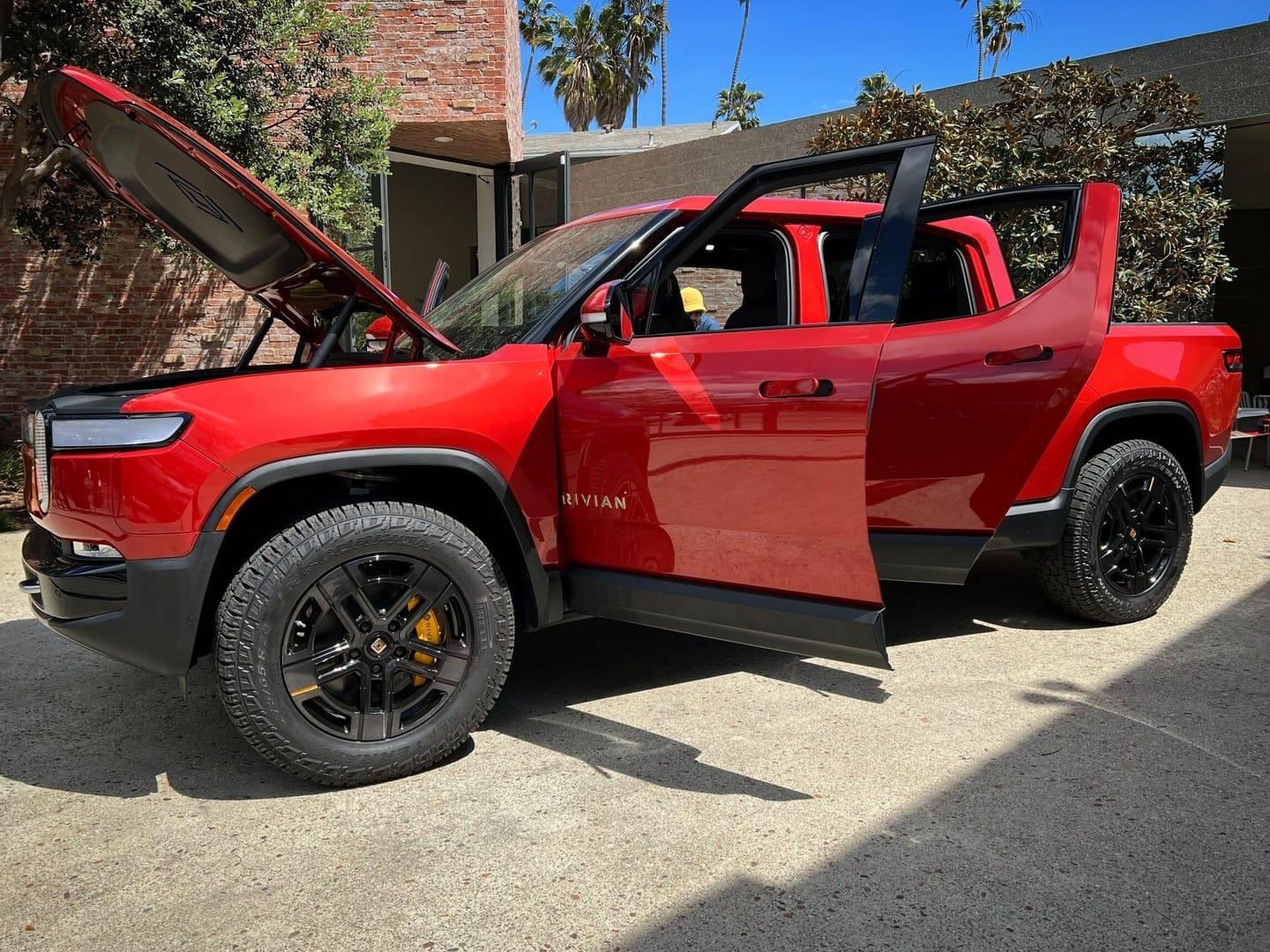 Rivian R1T R1S RED CANYON Rivian Photos R1T Red Canyon