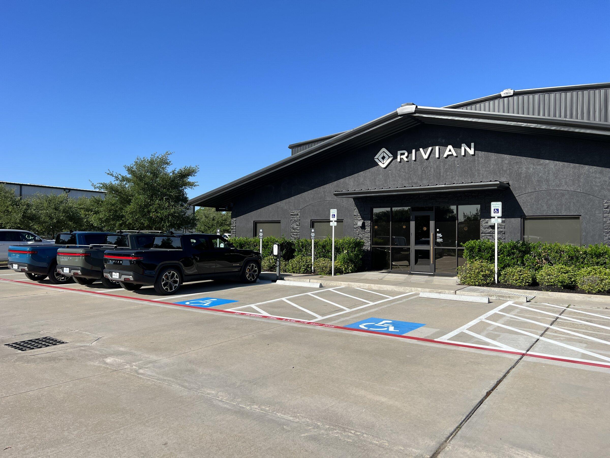 Rivian R1T R1S Houston Service Center/Deliveries CA7C82B0-8B3C-427F-B4F4-C0AD1D34281A