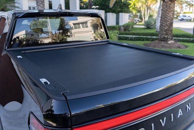 Rivian R1T R1S MIDNIGHT (Black) Rivian Photos Image 4-27-22 at 2.01 PM (1)