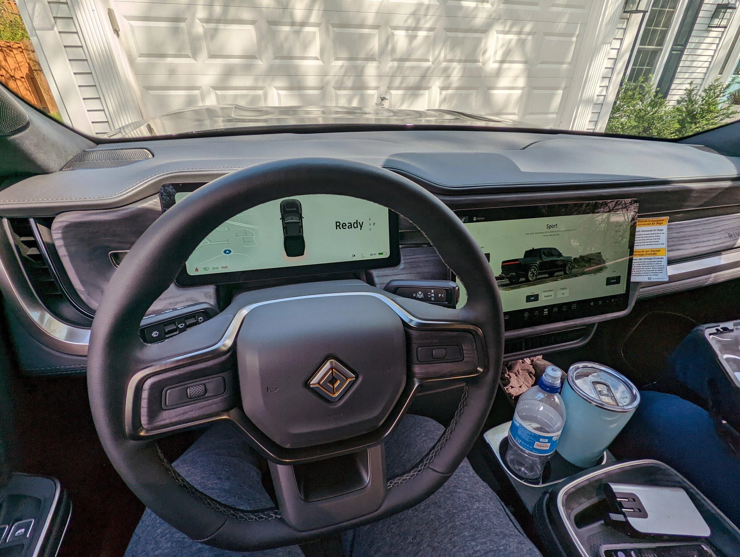 Rivian R1T R1S My R1T First Look and Impressions (Mobile Drive Added 4/27) PXL_20220427_192655675