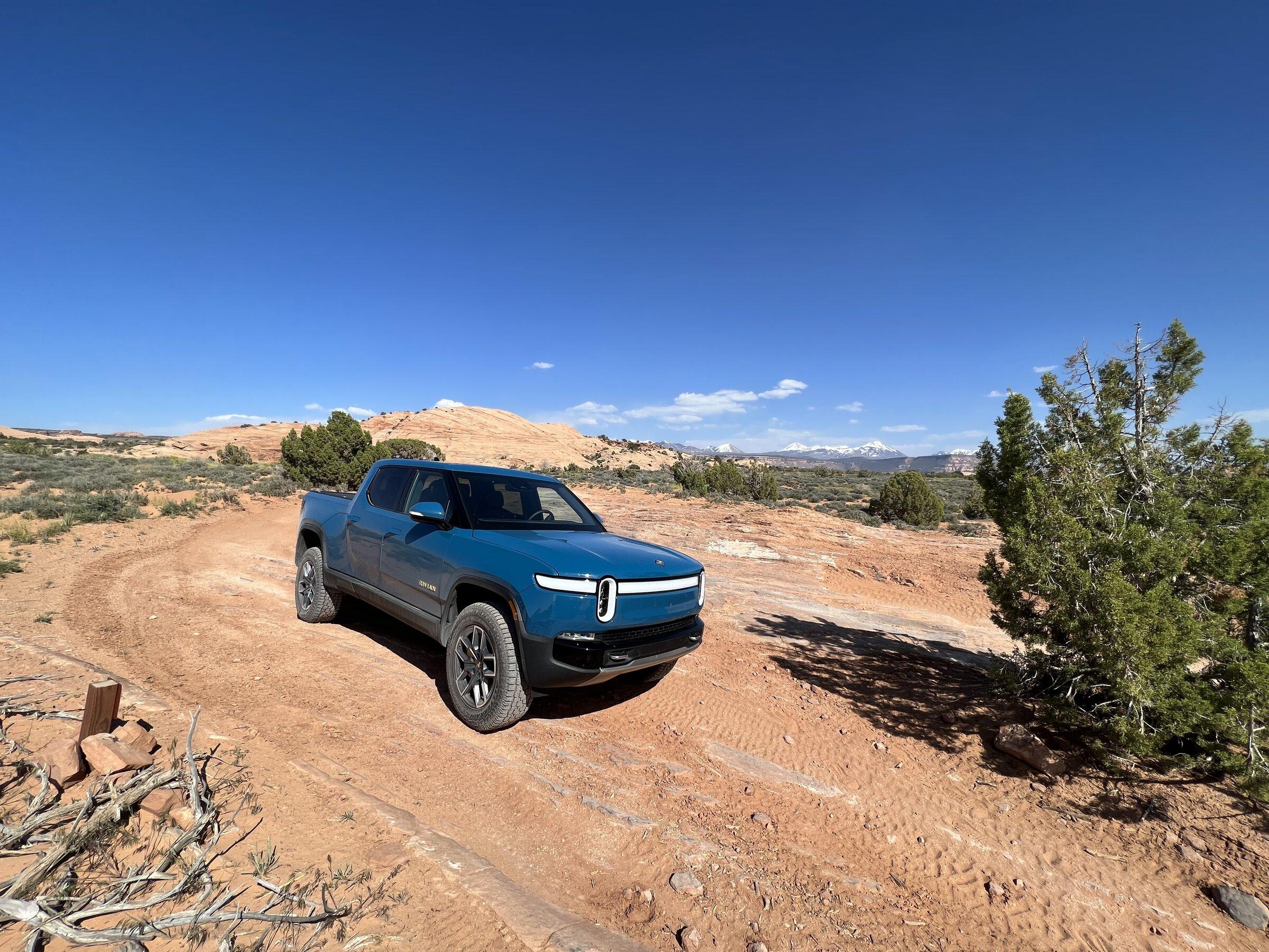 Rivian R1T R1S Need help choosing [poll] 3F9D5A44-7494-4497-BDB5-75FD9CB40DE1