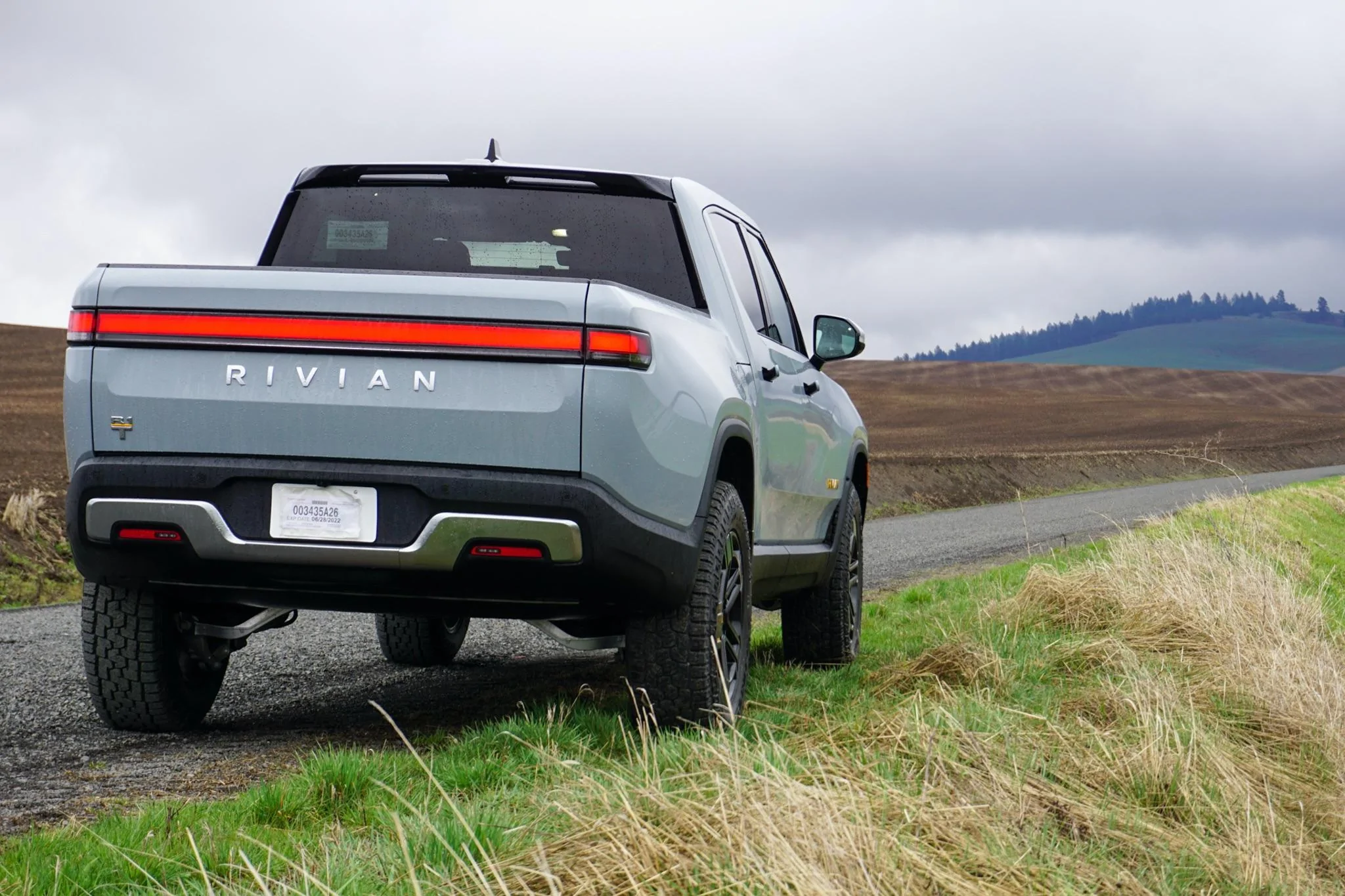 Rivian R1T R1S Need help choosing [poll] 66B971E7-7C1B-4091-8941-250A987BFF81