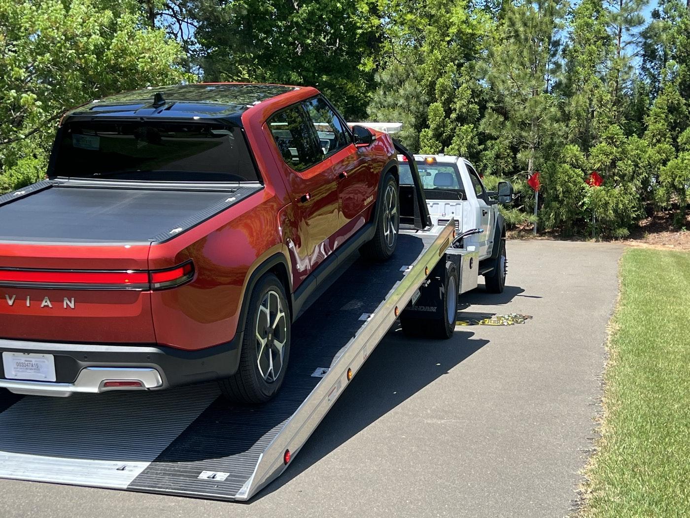 Rivian R1T R1S RED CANYON Rivian Photos canyonredoffload