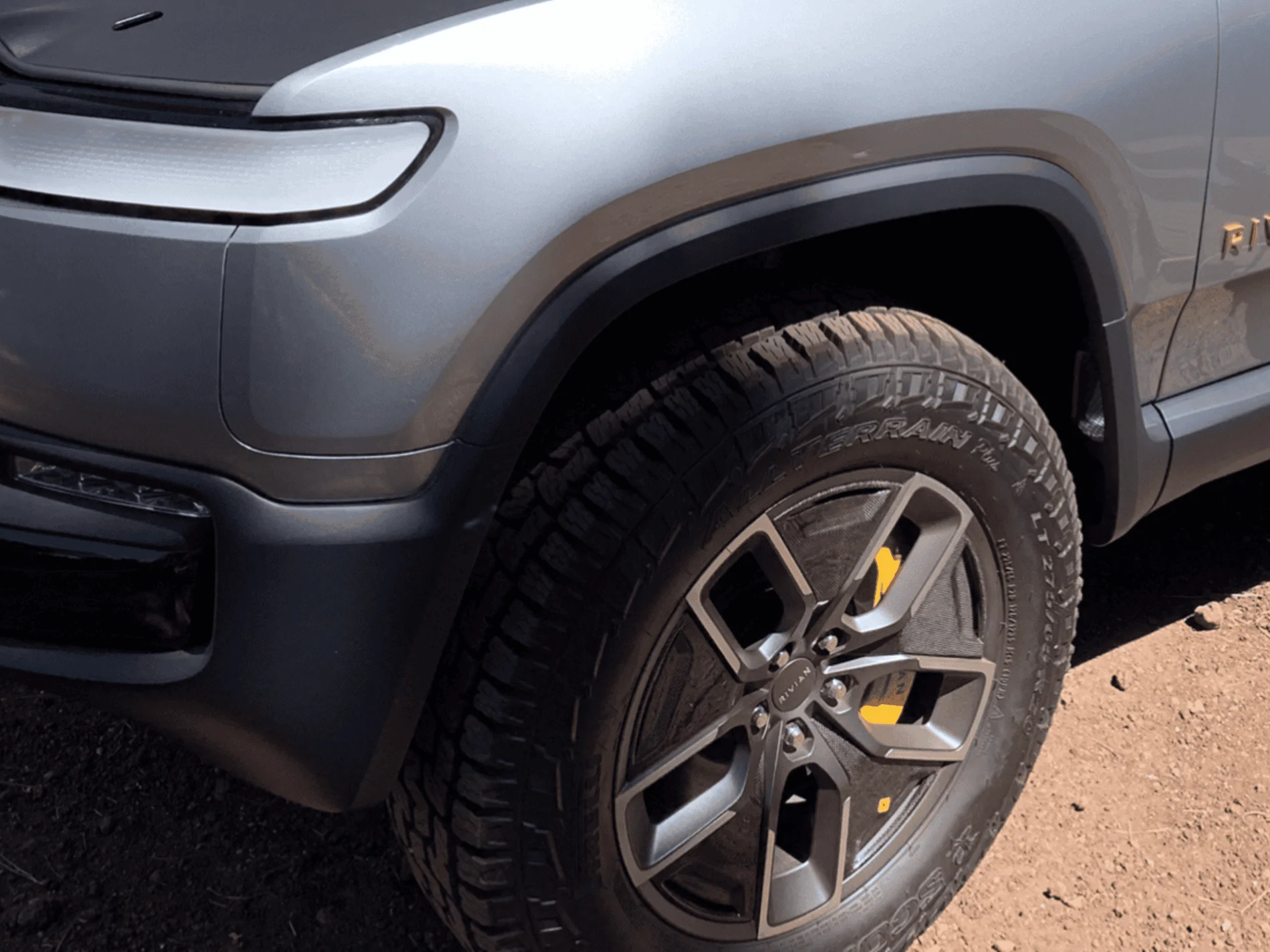Rivian R1T R1S Wheel and Tire Combinations - Vote for Your Preferred Combination 674BEE3B-0642-4B01-A4BD-FC7940558918
