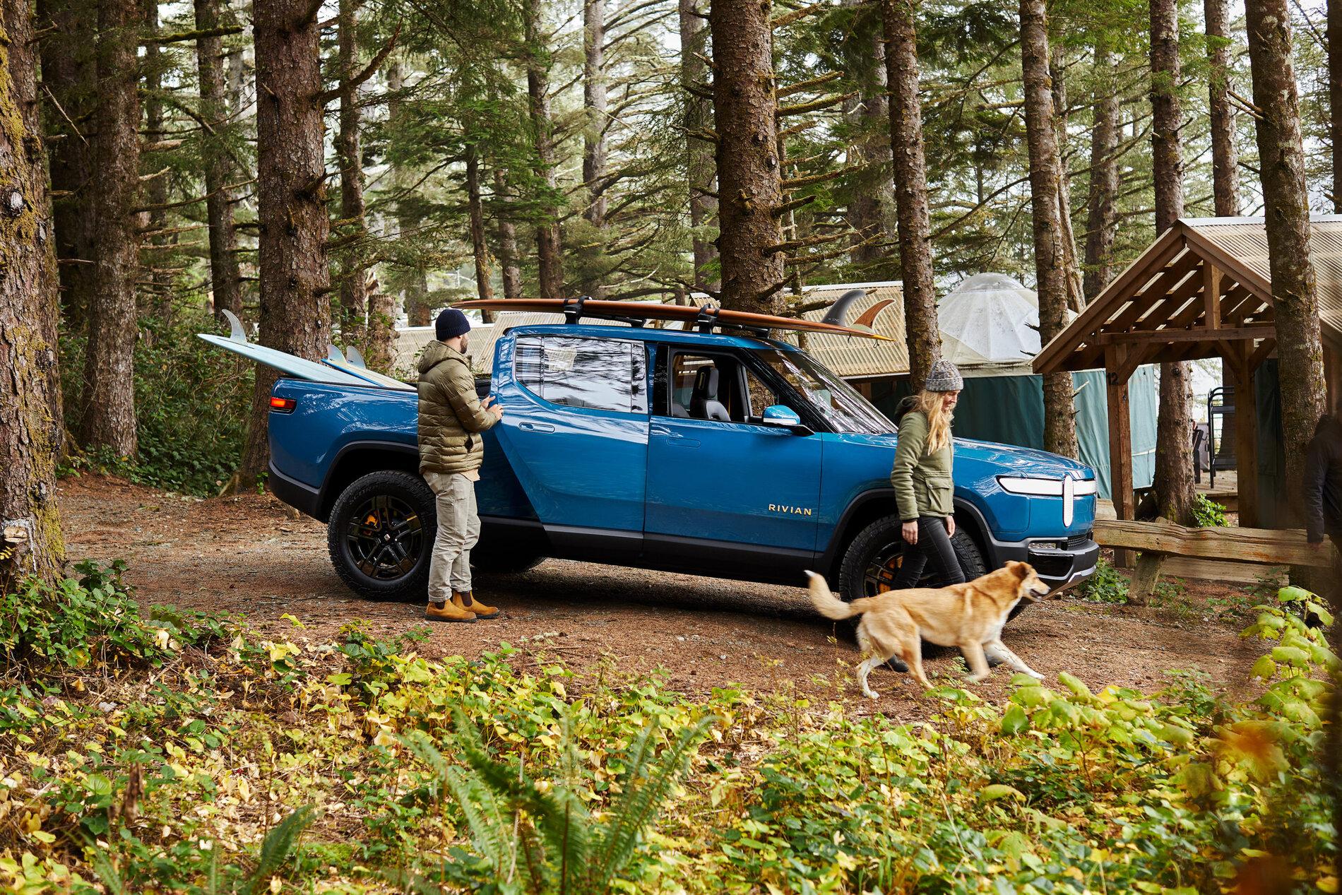 Rivian R1T R1S R1T Overland Rig Possibilities 2018_11_R1TBlue_BC_Static_WidePS_LS_058A4500-scaled