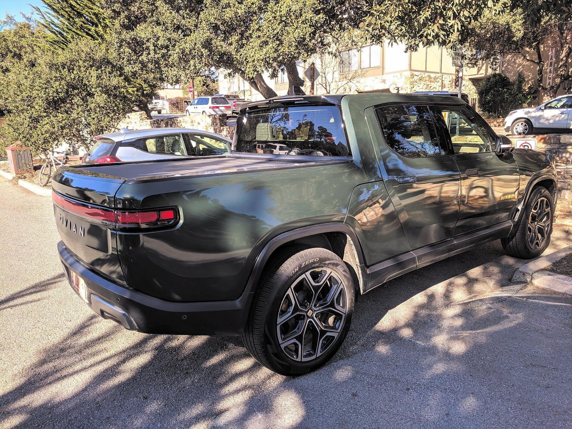 Rivian R1T R1S R1T validation prototype model spotted 71C35FF2-0722-4A0B-A395-44B68E767F24