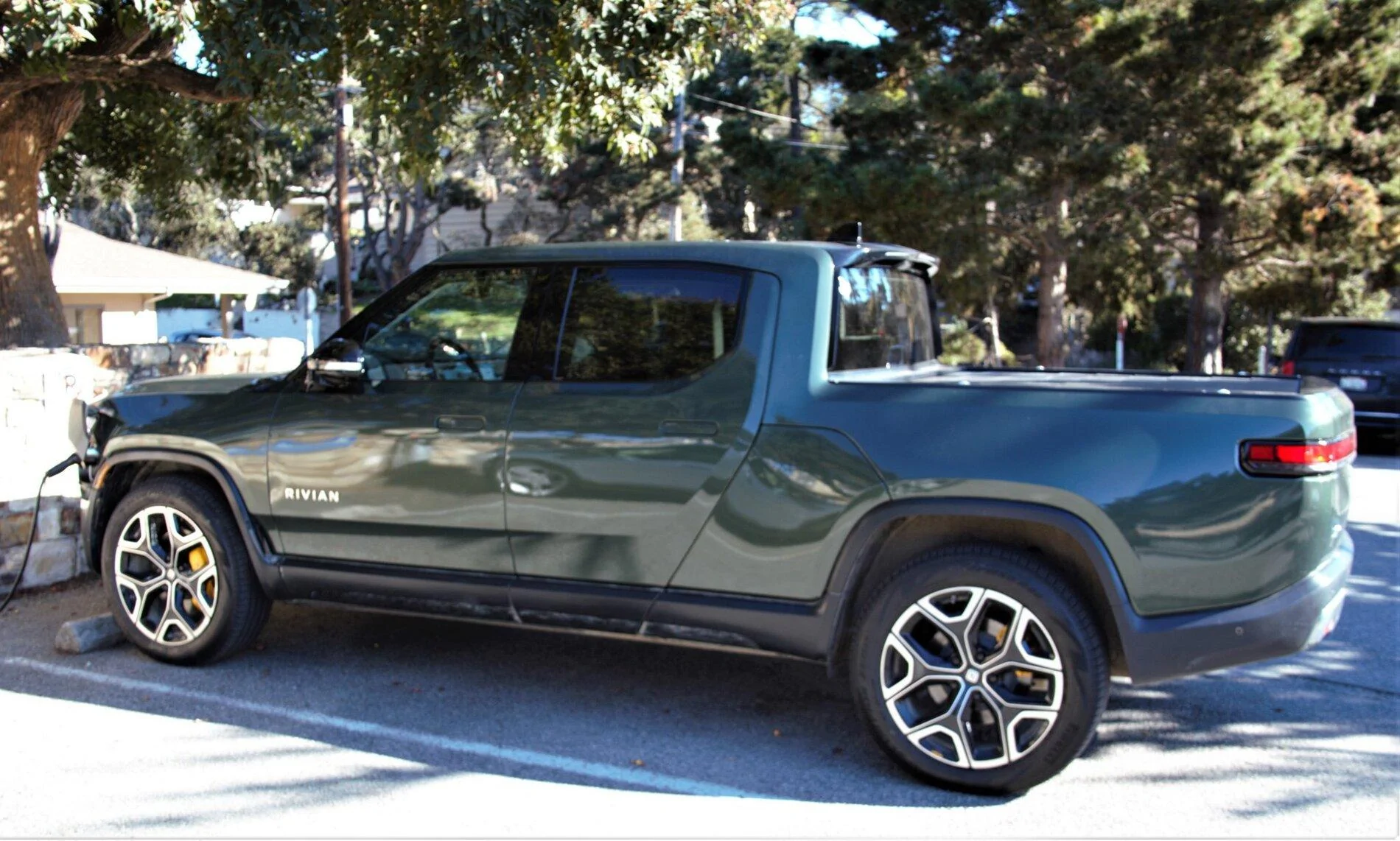 Rivian R1T R1S Real Rivian Photos & Videos 208473A7-B98B-4121-87D7-67FB638AEDFC