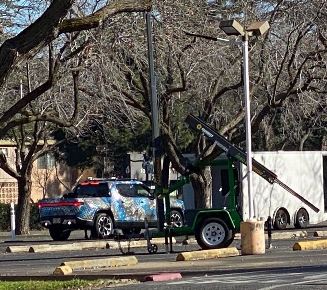 Rivian R1T R1S R1T validation prototype model spotted 139615995_717329849172105_8048926312804619721_n