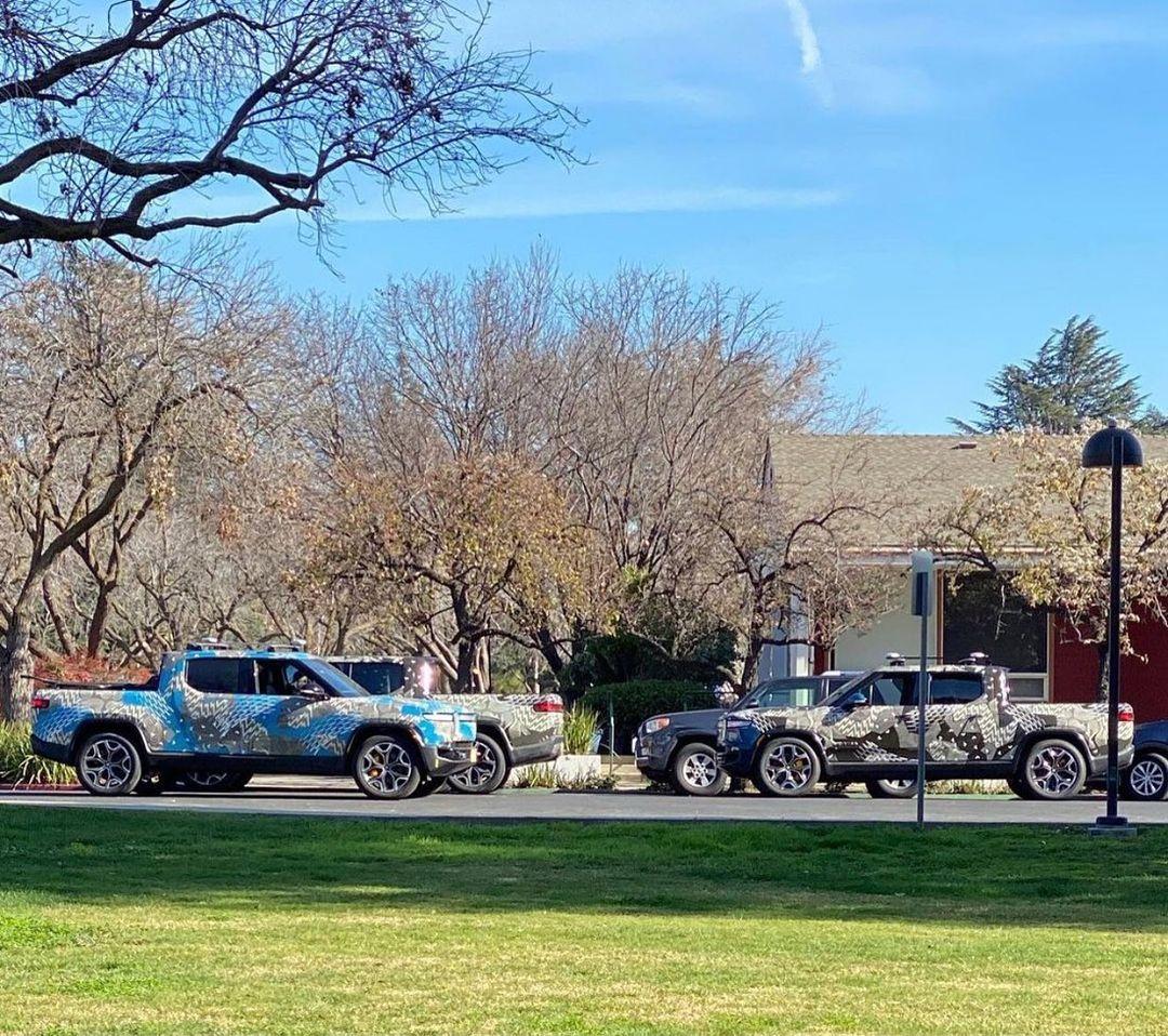 Rivian R1T R1S R1T validation prototype model spotted 139674110_971197860076167_1642661395059118360_n