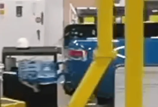 Rivian R1T R1S Is the tailgate easily removable? 1611168888904-png
