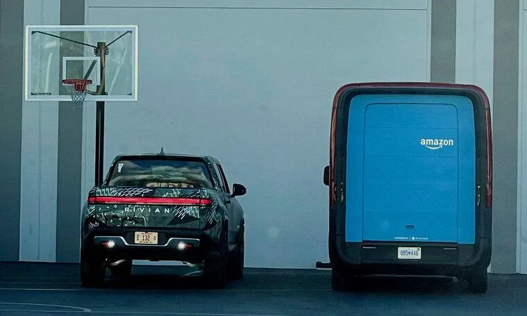 Rivian R1T R1S New video:  Rivian R1T driving on the CA 15 Freeway R1T reverse lamps_cropped